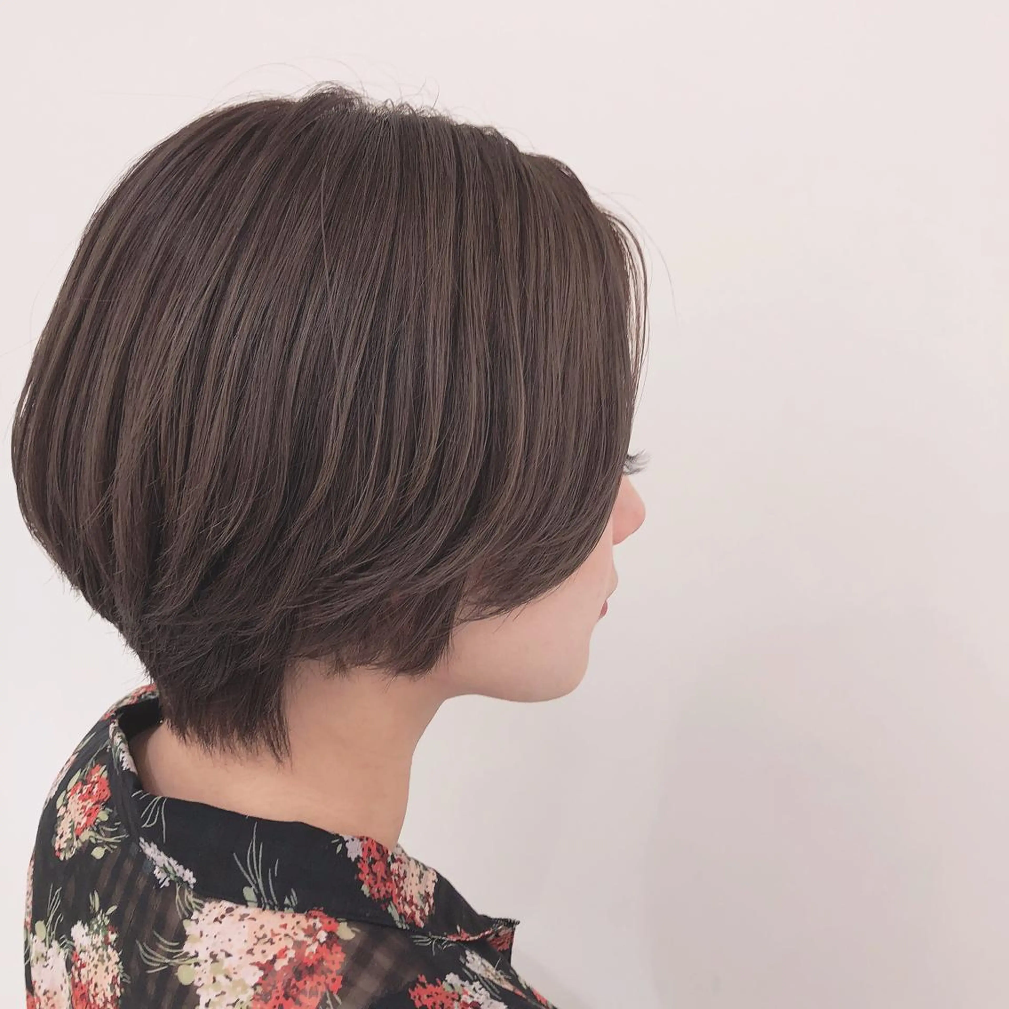 ショート カラー 野村 さなみ✨ぱっつんボブのヘアスタイル