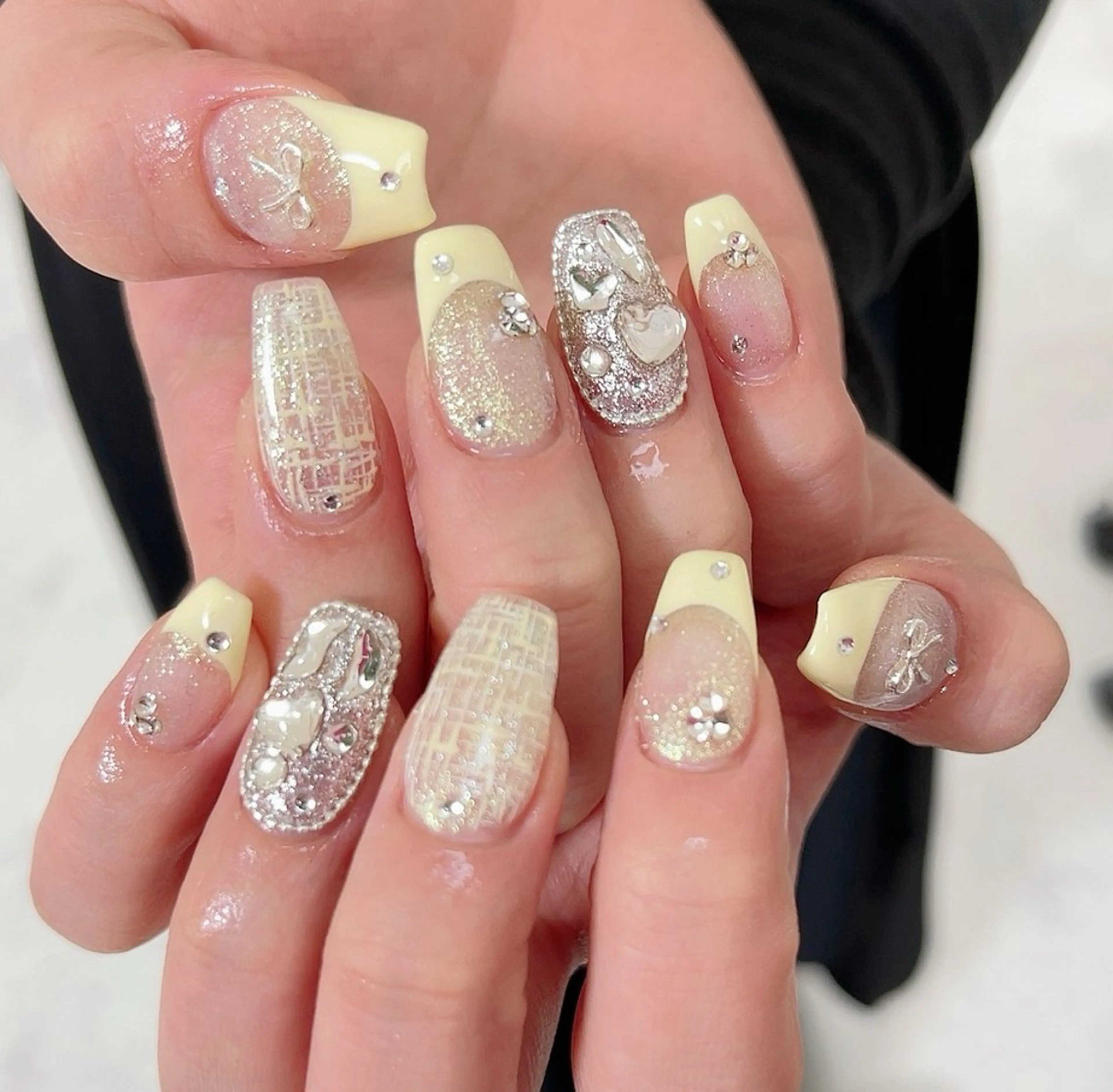 ネイル フレンチネイル 春ネイル 黄色 ハンドネイル Lucky nail salonのネイルデザイン