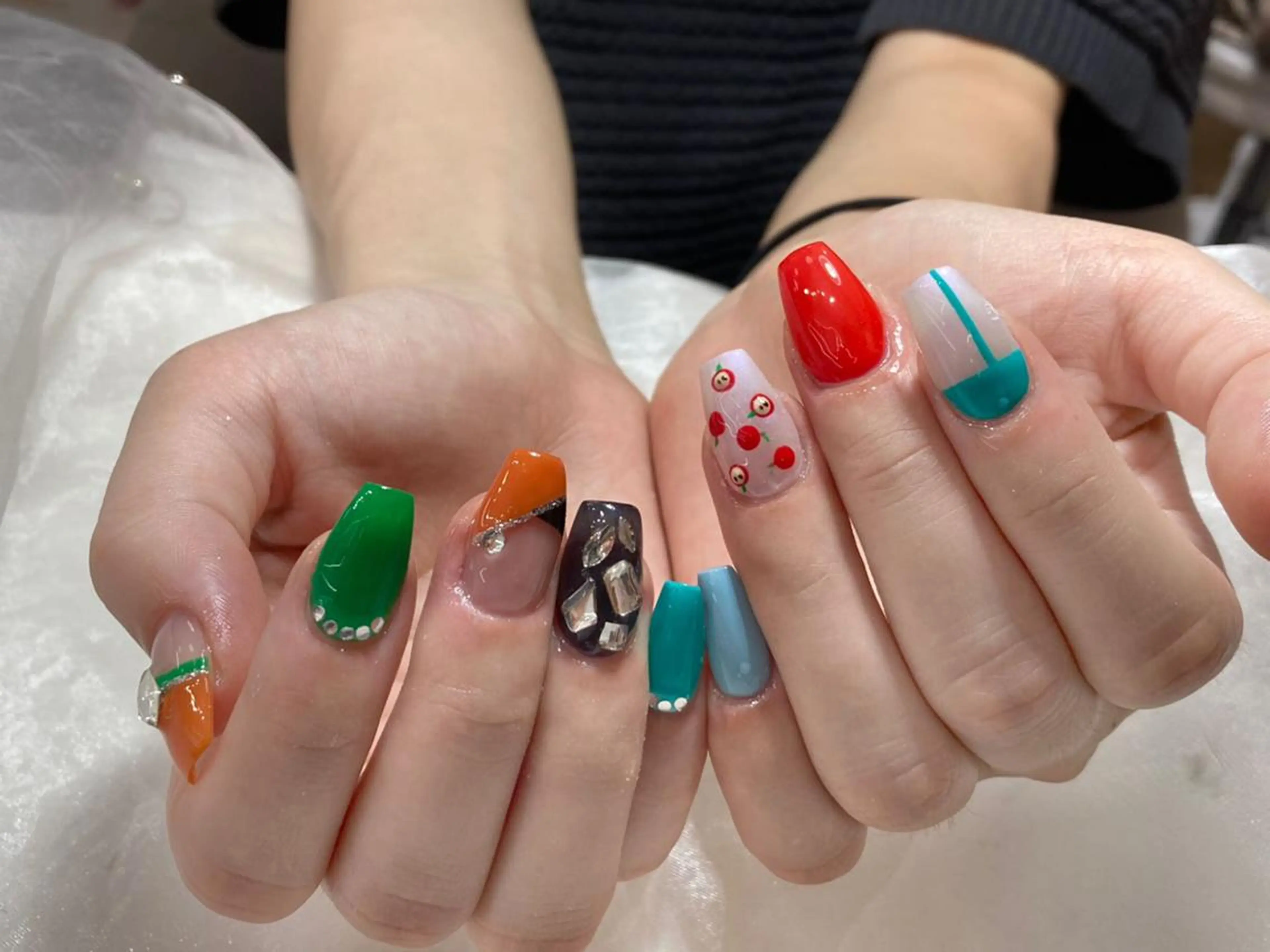 ネイル VIVIAN エイのネイルデザイン