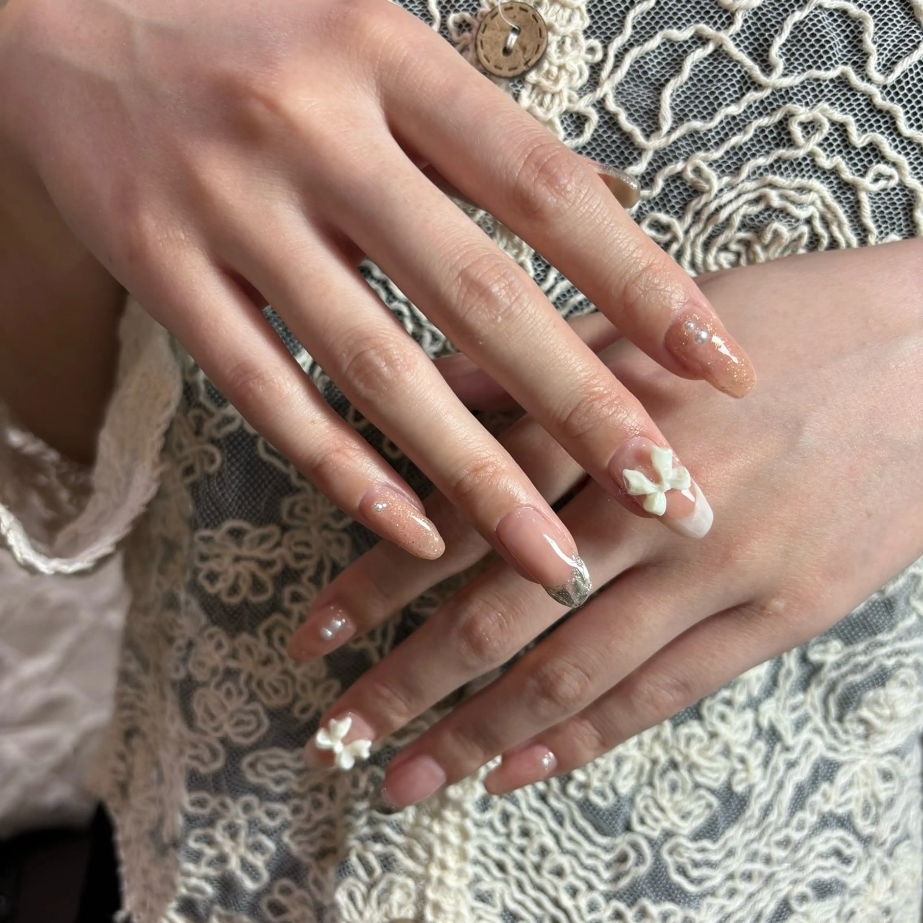 ネイル フレンチネイル ガラスフレンチ リボン アモーレビューティー HIDEMIのマツエク・マツパデザイン