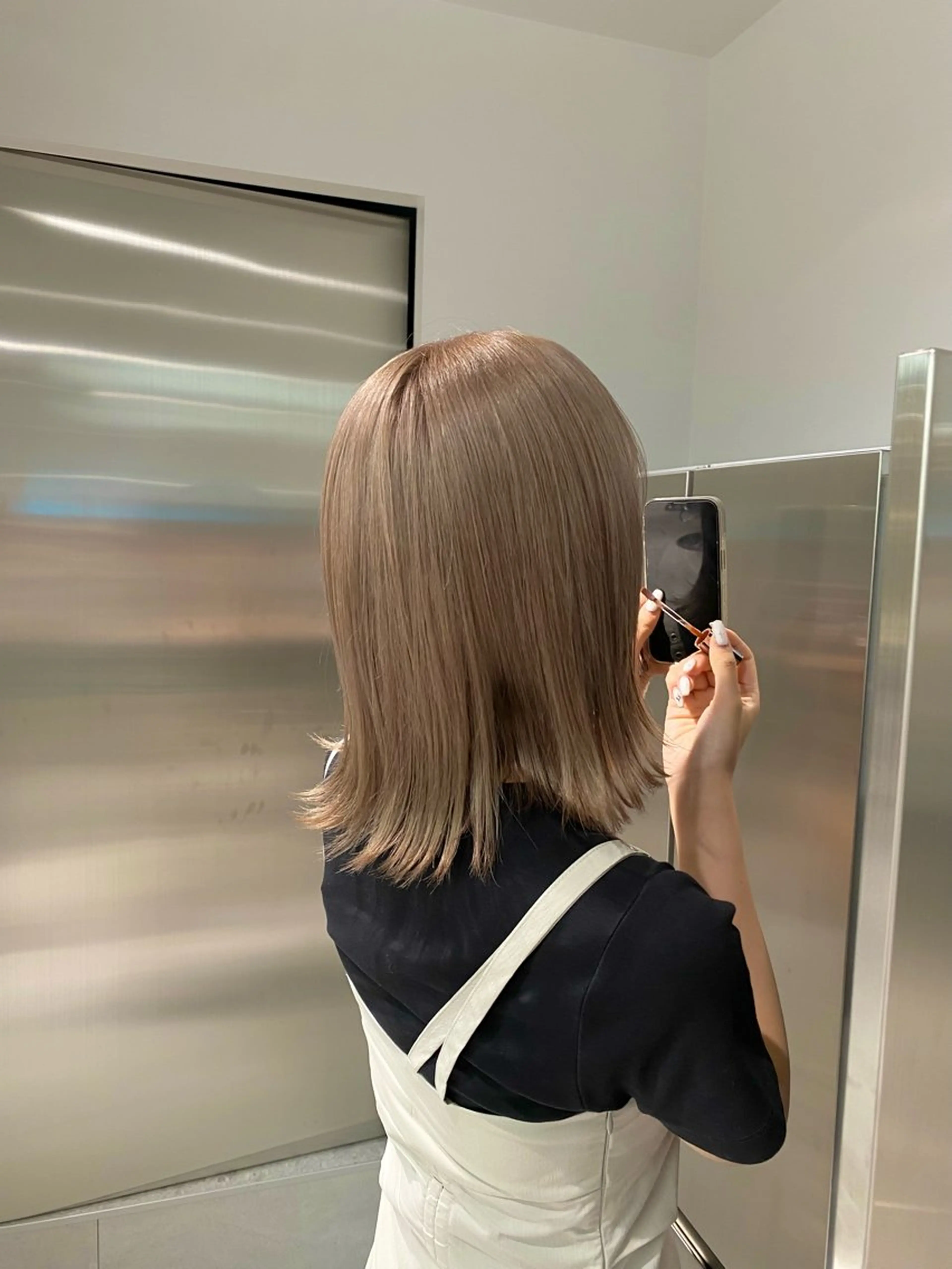 カラー ベージュカラー ミルクティーベージュ ヘアカラー トリートメント ユナ / lond uluのヘアスタイル