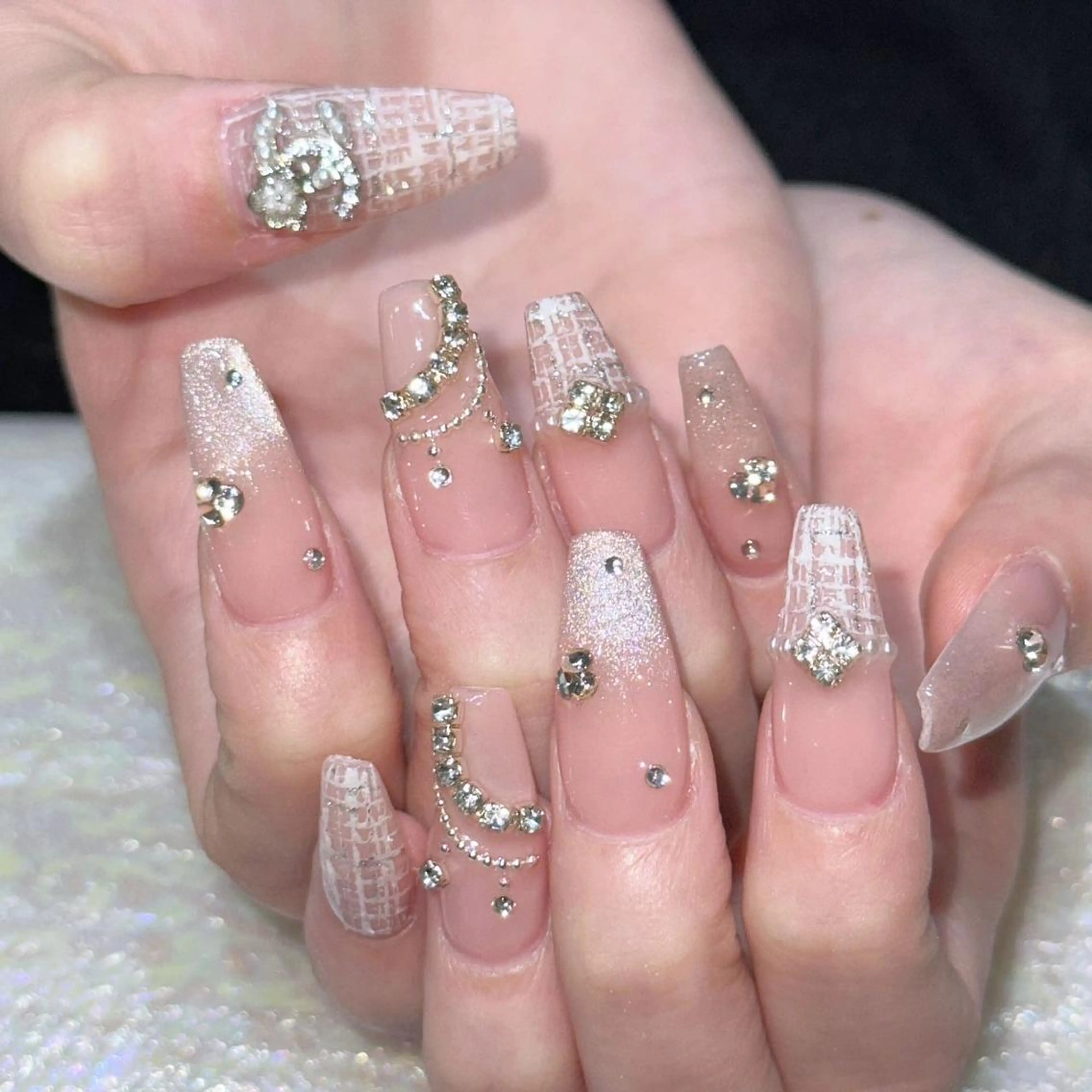 ネイル ハンドネイル Queens PUPUのネイルデザイン