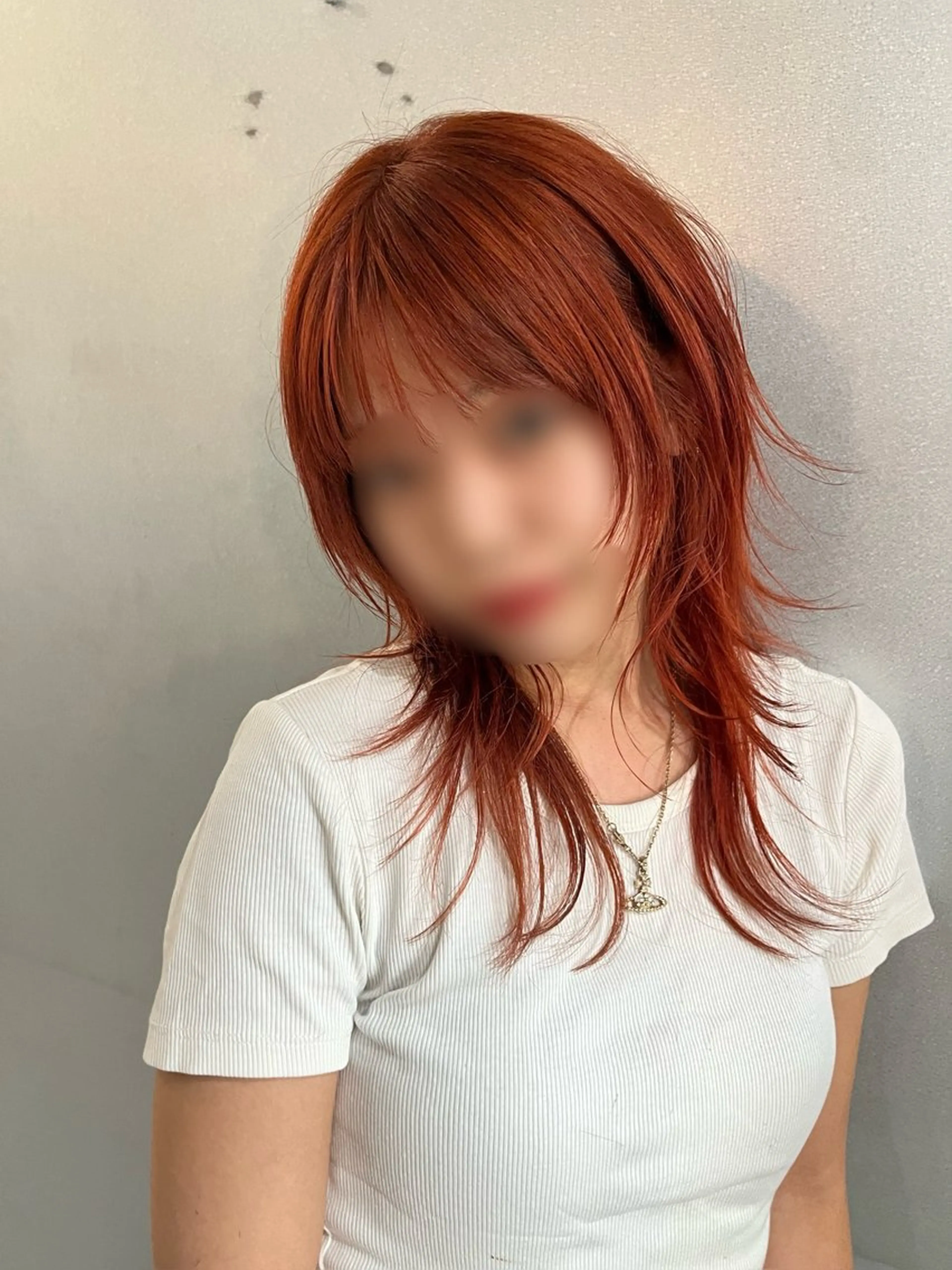 セミロング ヘアカラー 韓国リアルハッシュ レイヤーカットのヘアスタイル