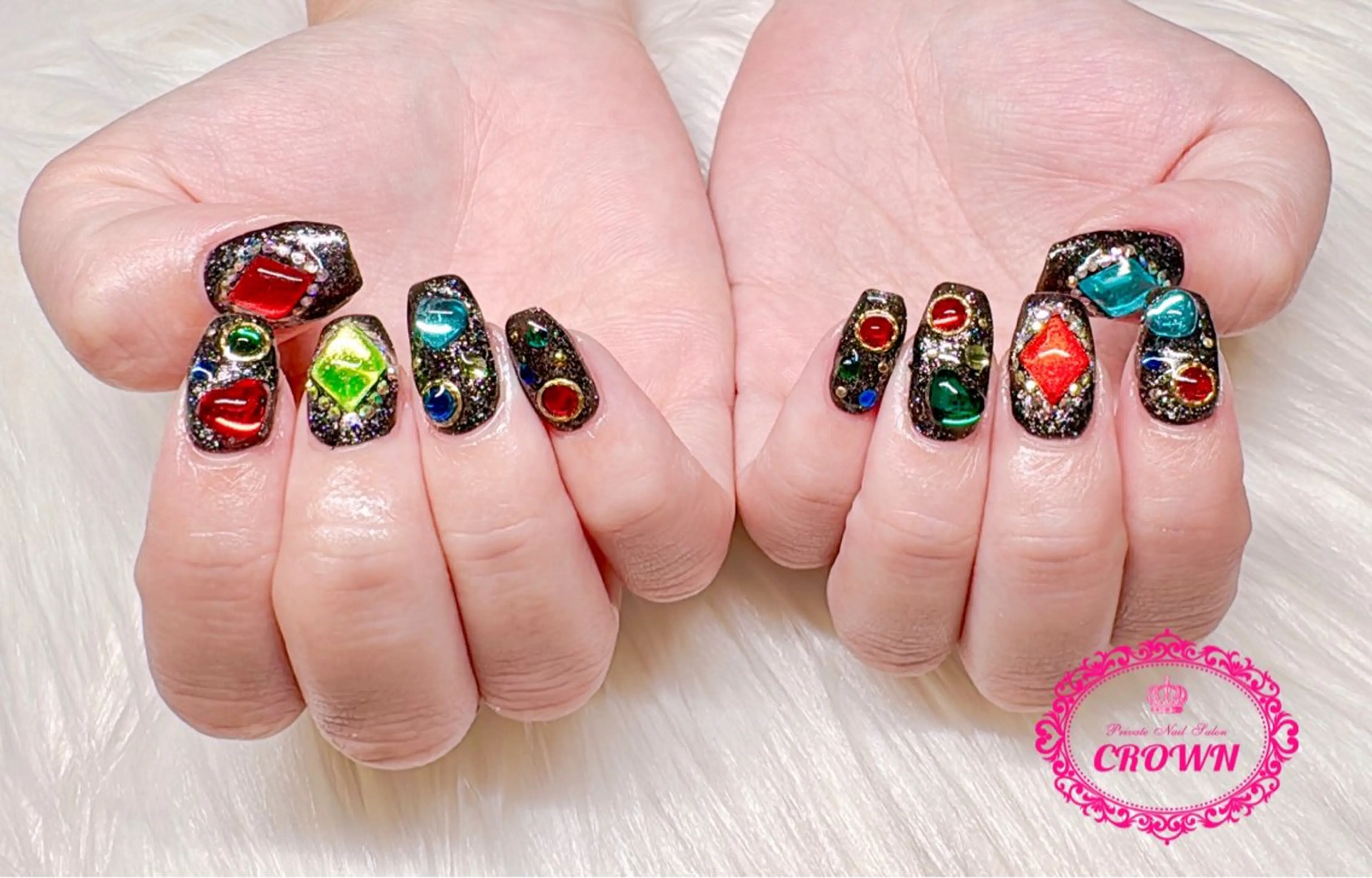 ネイル CROWN プライベートサロンのネイルデザイン