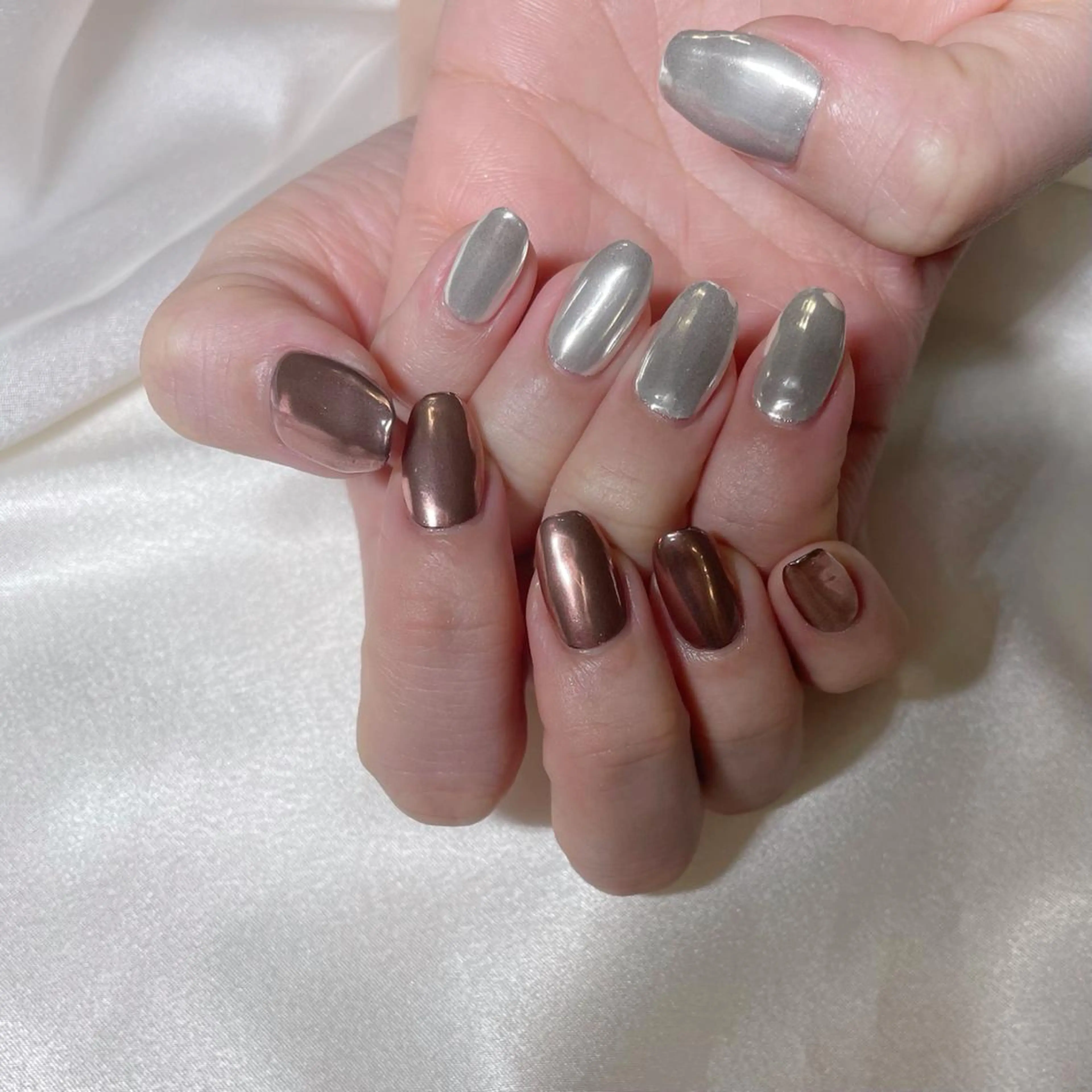 ネイル オーロラネイル ミラーネイル シンプルネイル MARUNAIL Misakiのネイルデザイン