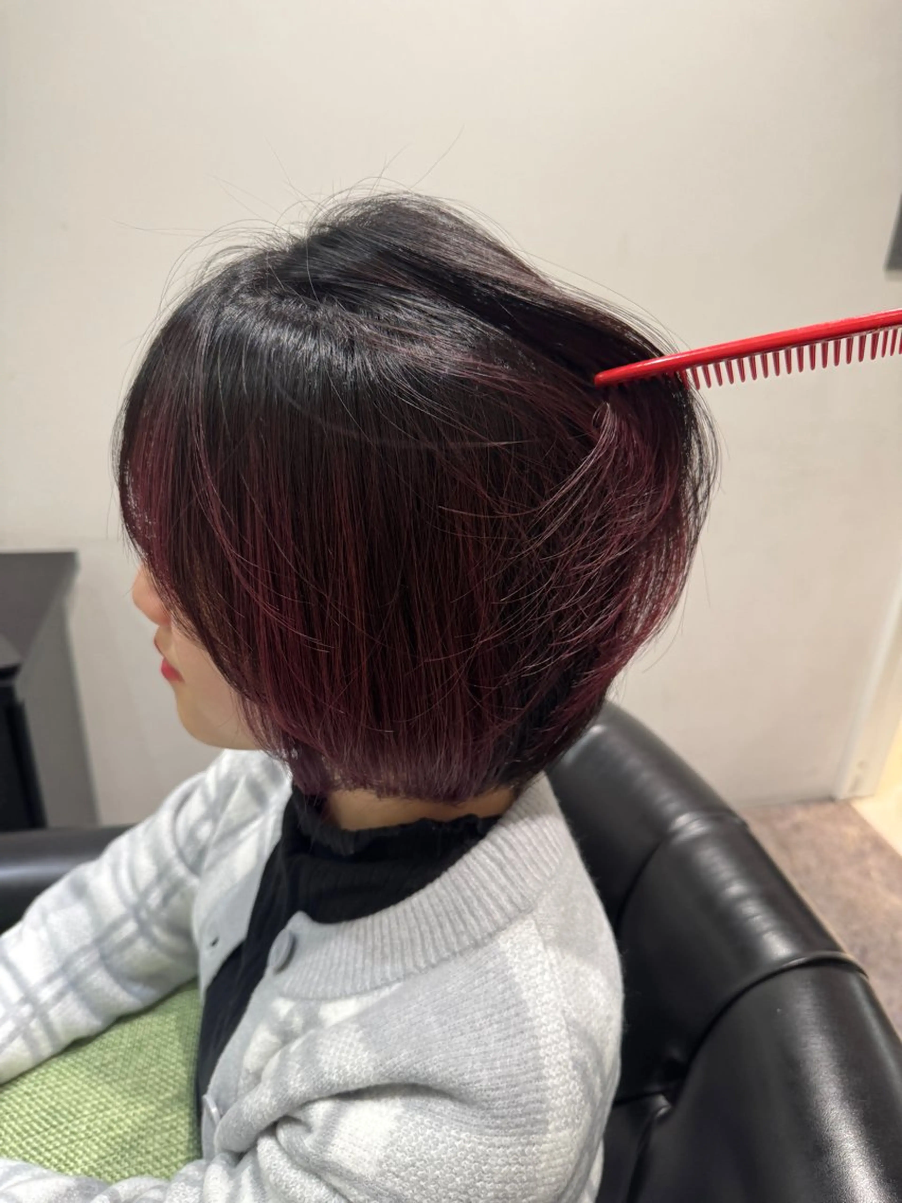 セミロング カラー 韓国レイヤー➰北田 陸斗➰コテ巻きパーマのヘアスタイル