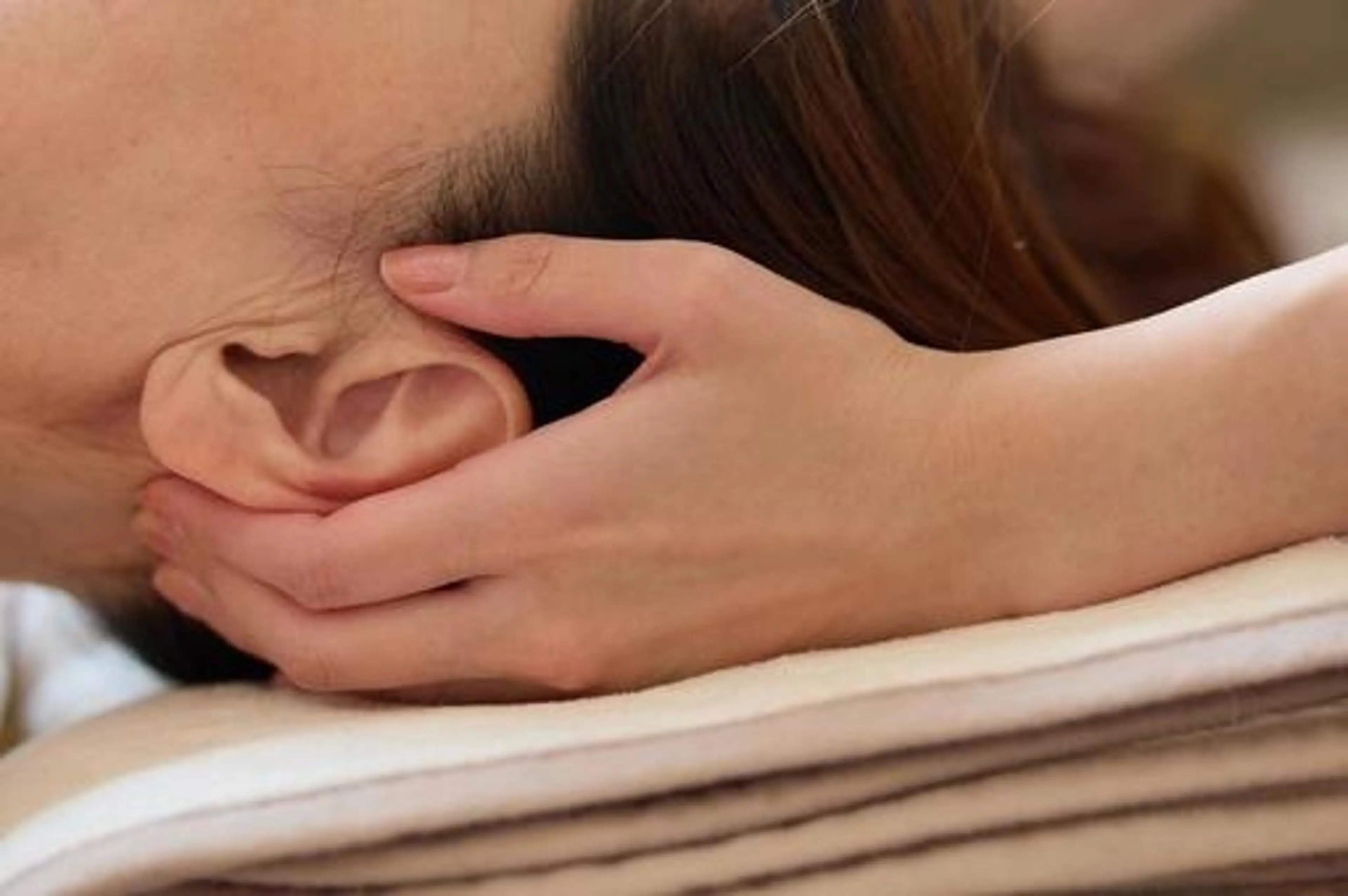 ミディアム 井上 真貴子のヘアスタイル