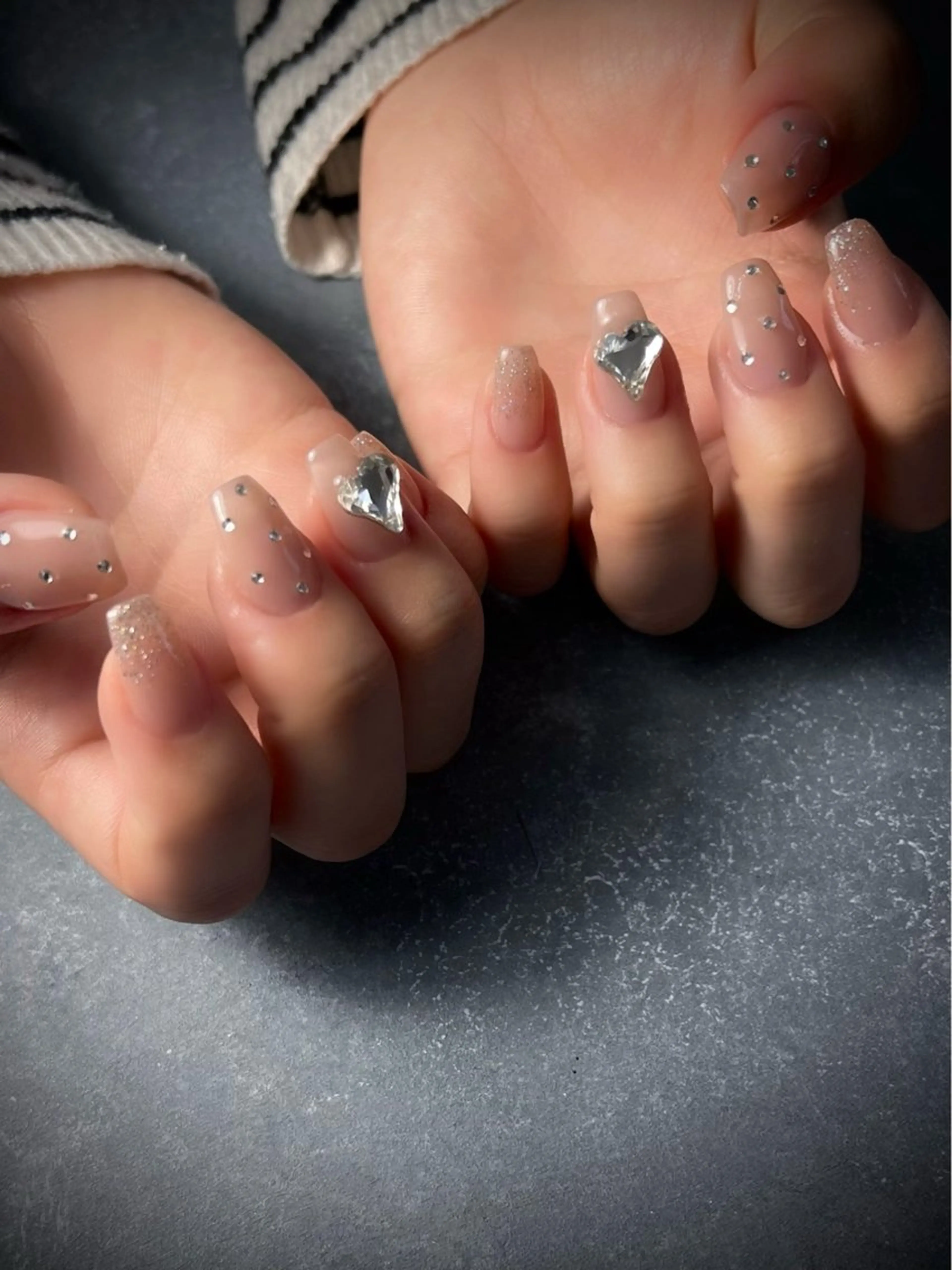 ネイル キラキラネイル マグネットネイル ワンカラーネイル スカルプネイル ワンホンネイル nine.🦋 YUKOのネイルデザイン