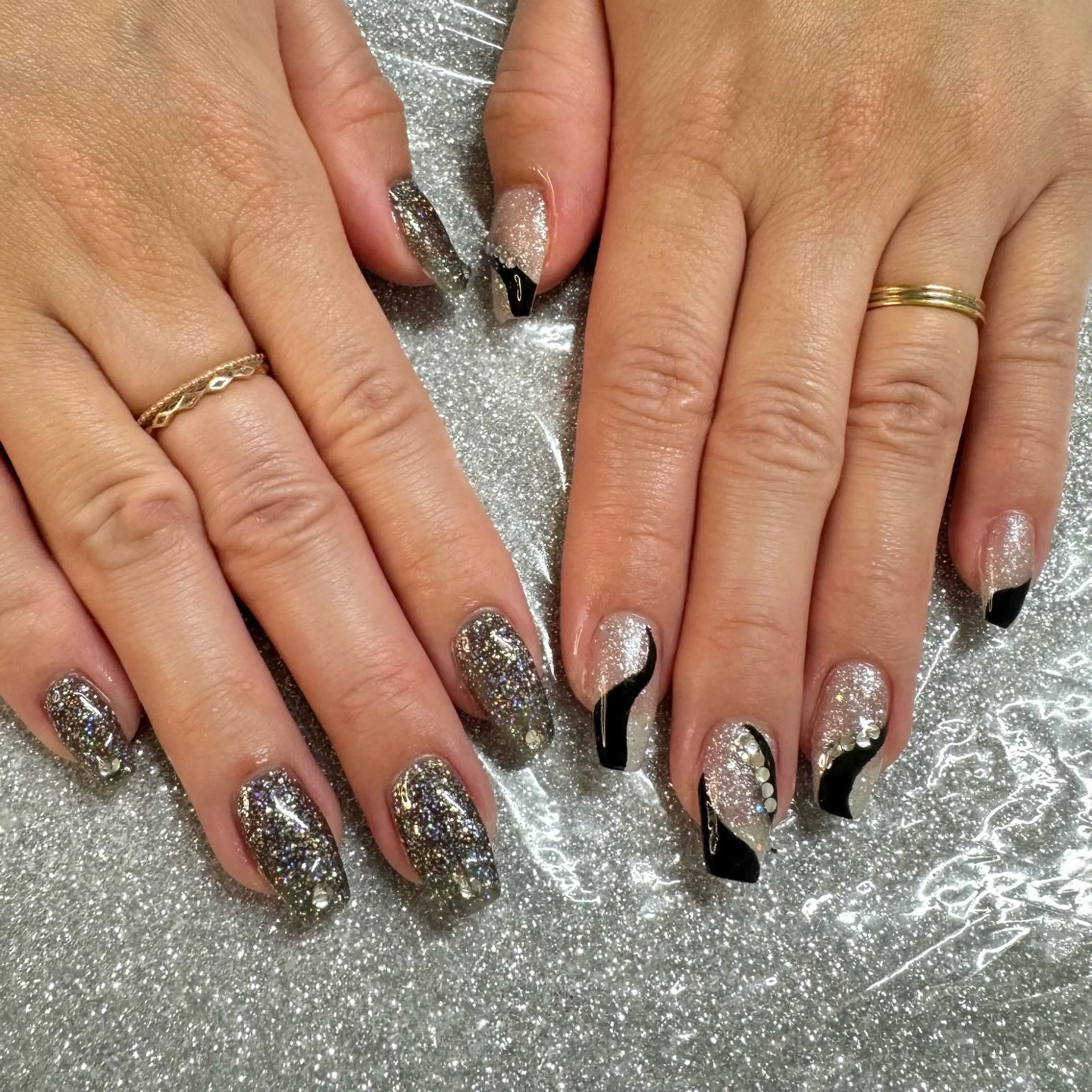 ネイル ハンドネイル VIERU 🌈🎀💖のネイルデザイン