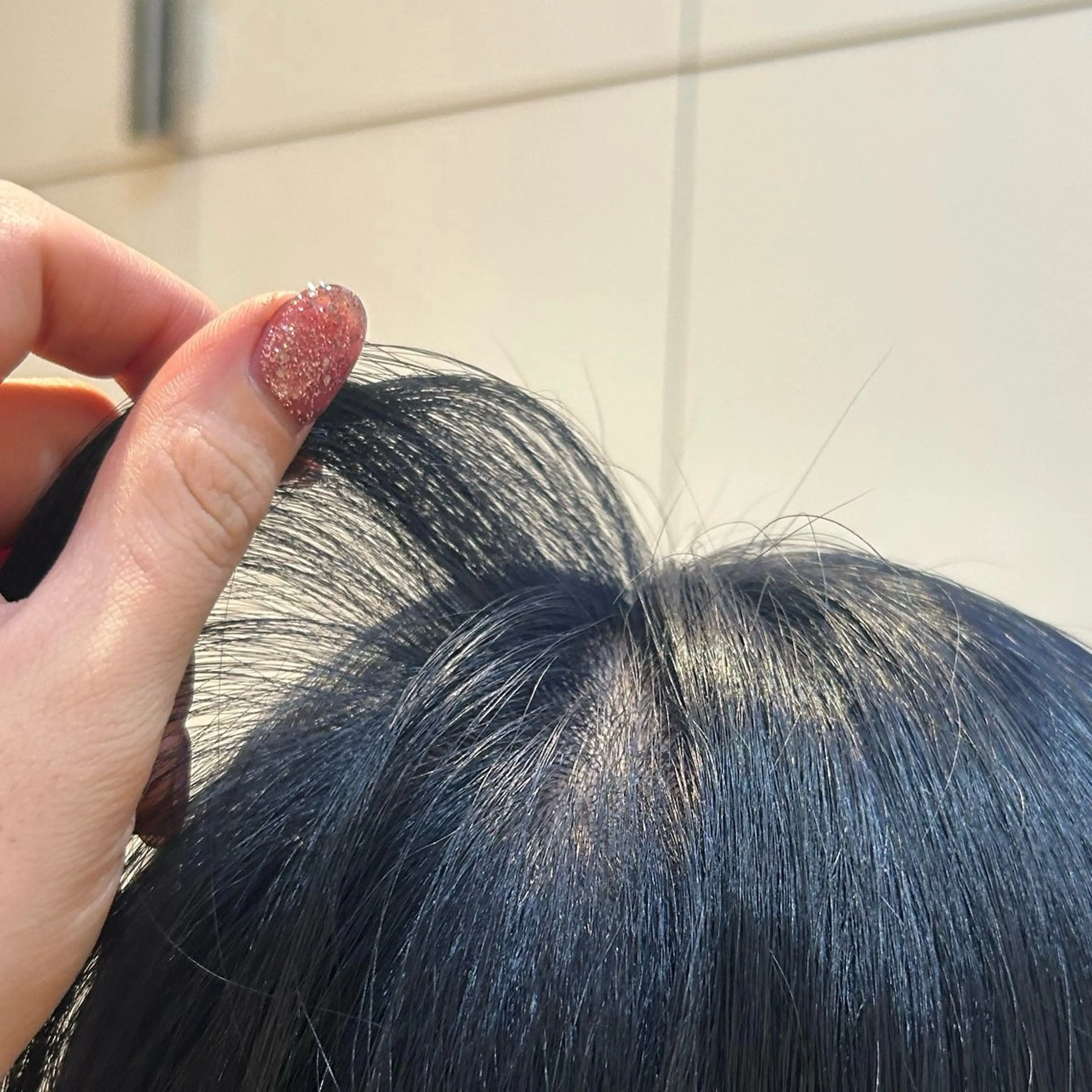 カラー ブリーチ ブルーカラー ネイビーカラー ︎︎🌟韓国艶カラー ︎🌟璃奈 (ﾘﾅ)のヘアスタイル