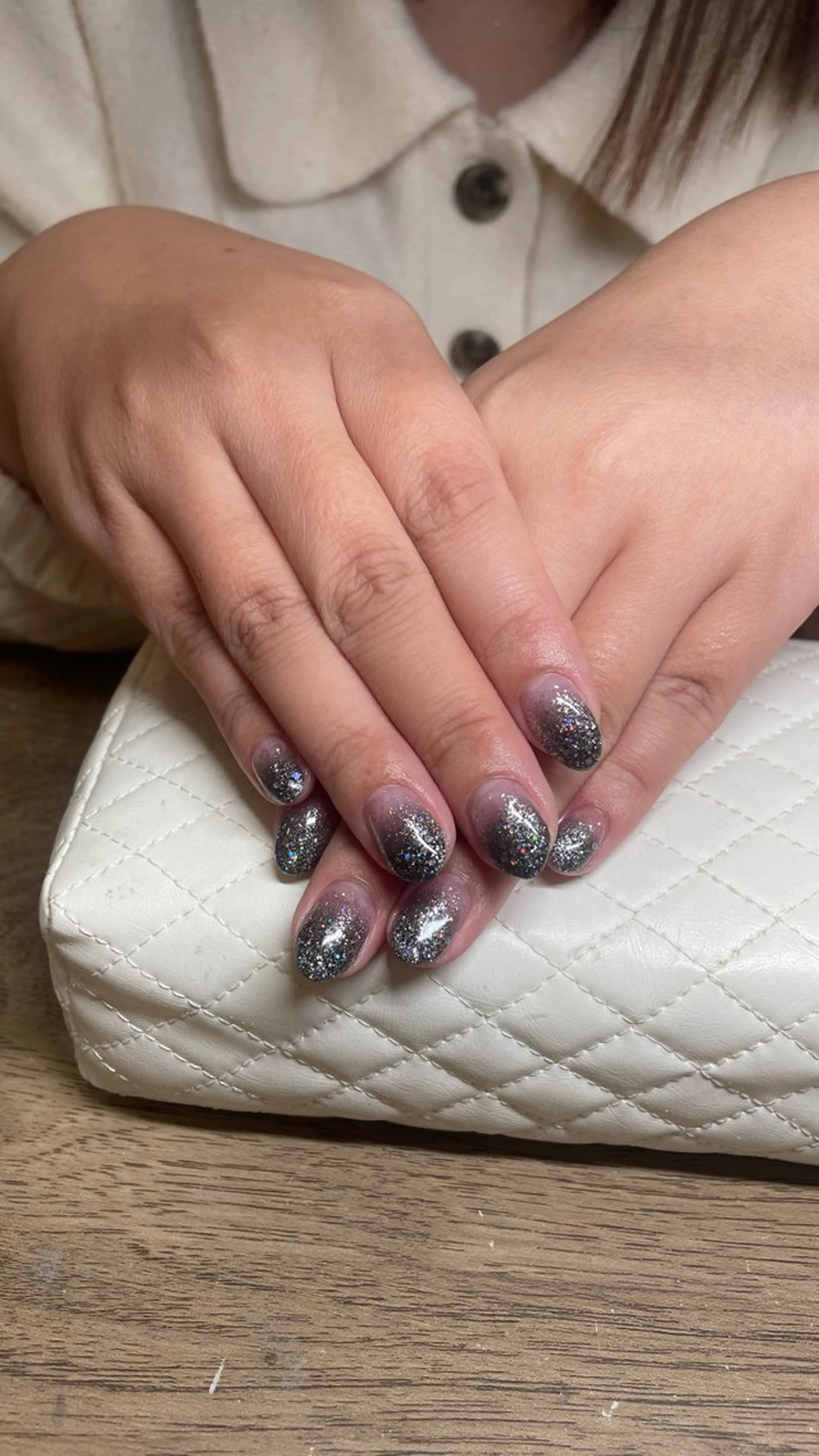 ネイル ラメ(グリッター) ラメグラデーション ネイルサロンエーナイン札幌麻生店所属・堀越 優のネイルデザイン