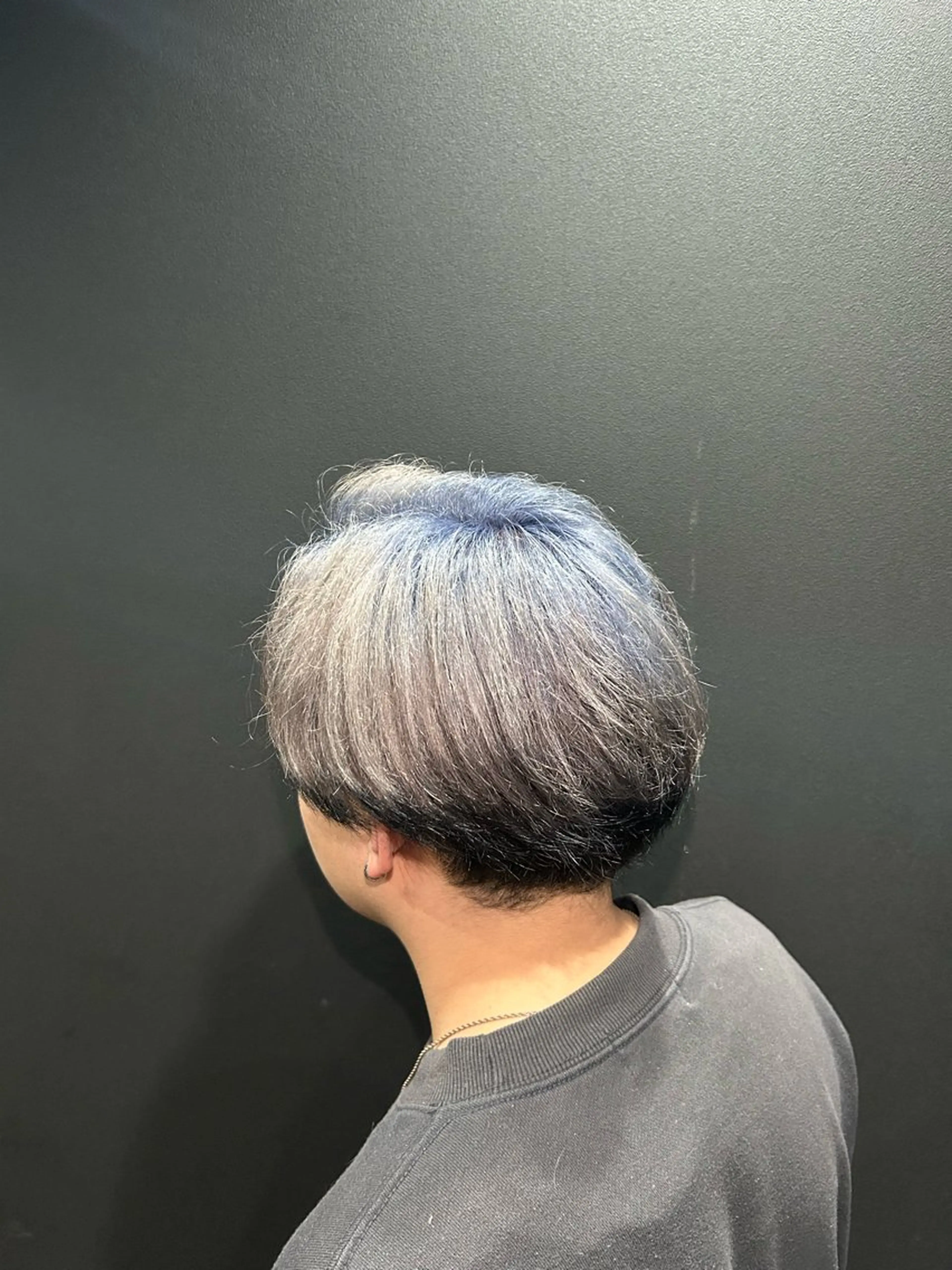 カラー メンズ 成安 雪菜のヘアスタイル