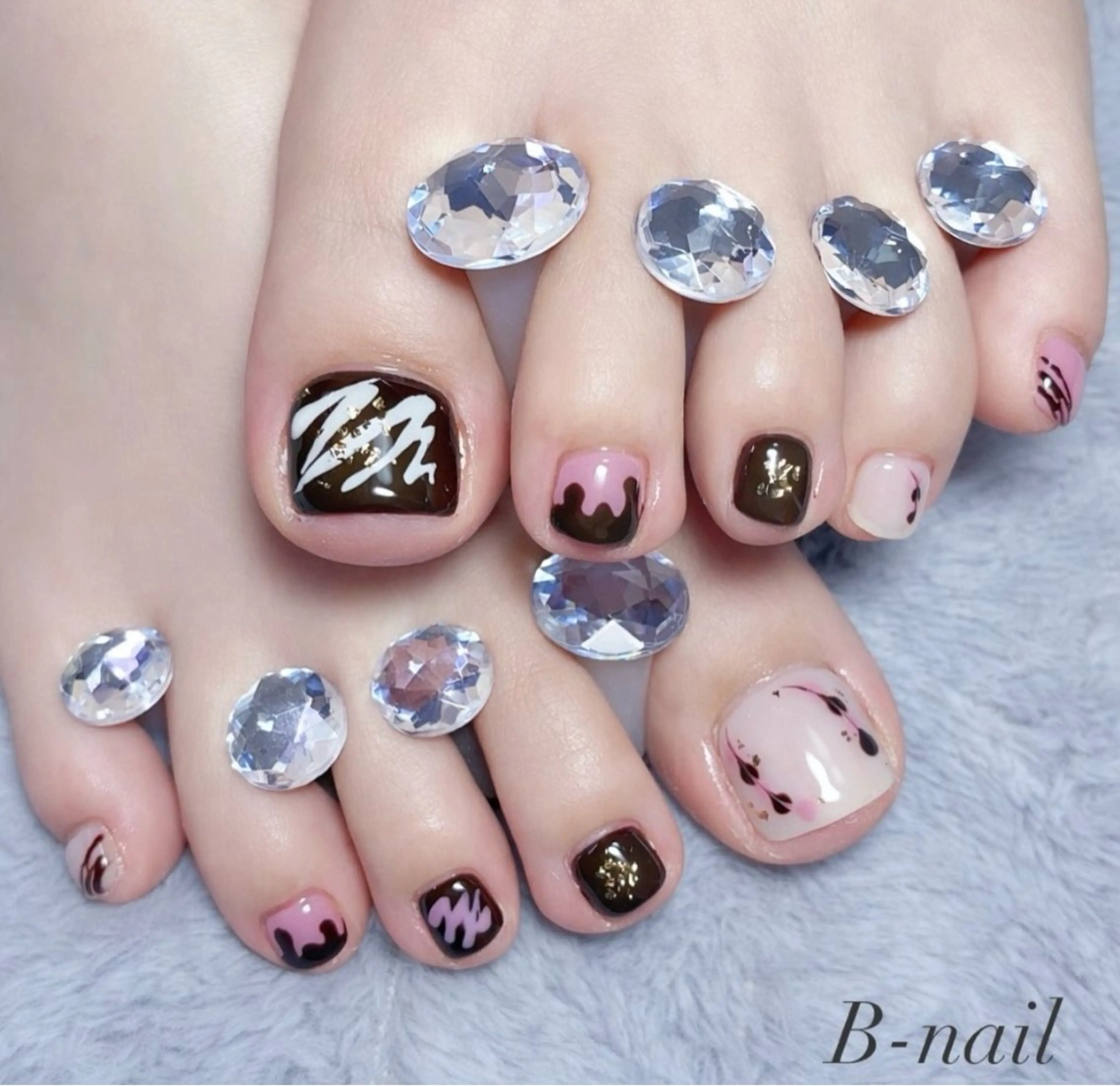 ネイル フットネイル B- nailのネイルデザイン