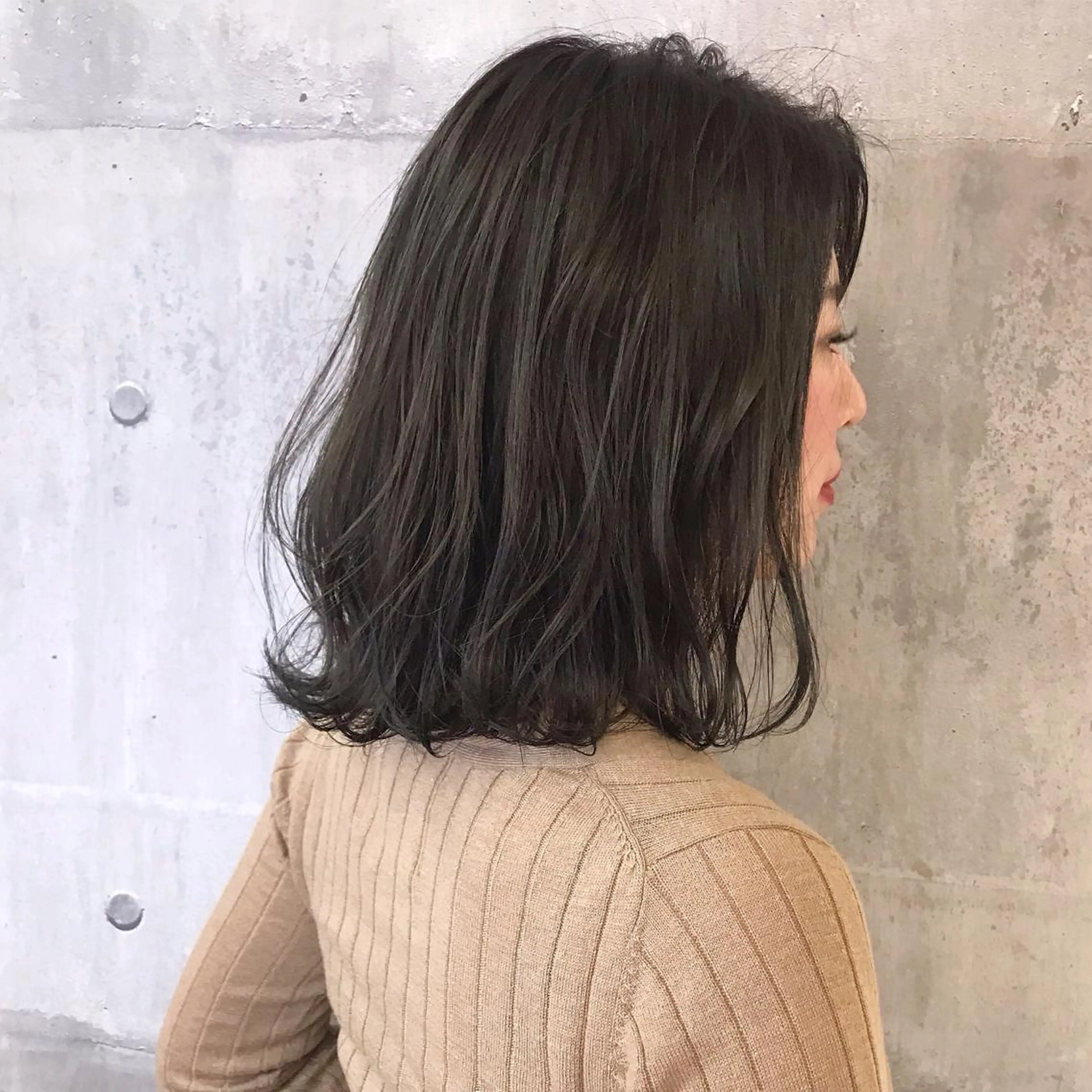 ミディアム カラー アッシュ アッシュグレー ボブ ﾊｲﾄｰﾝ/ｼｮｰﾄ 村上淳乃🐥のヘアスタイル