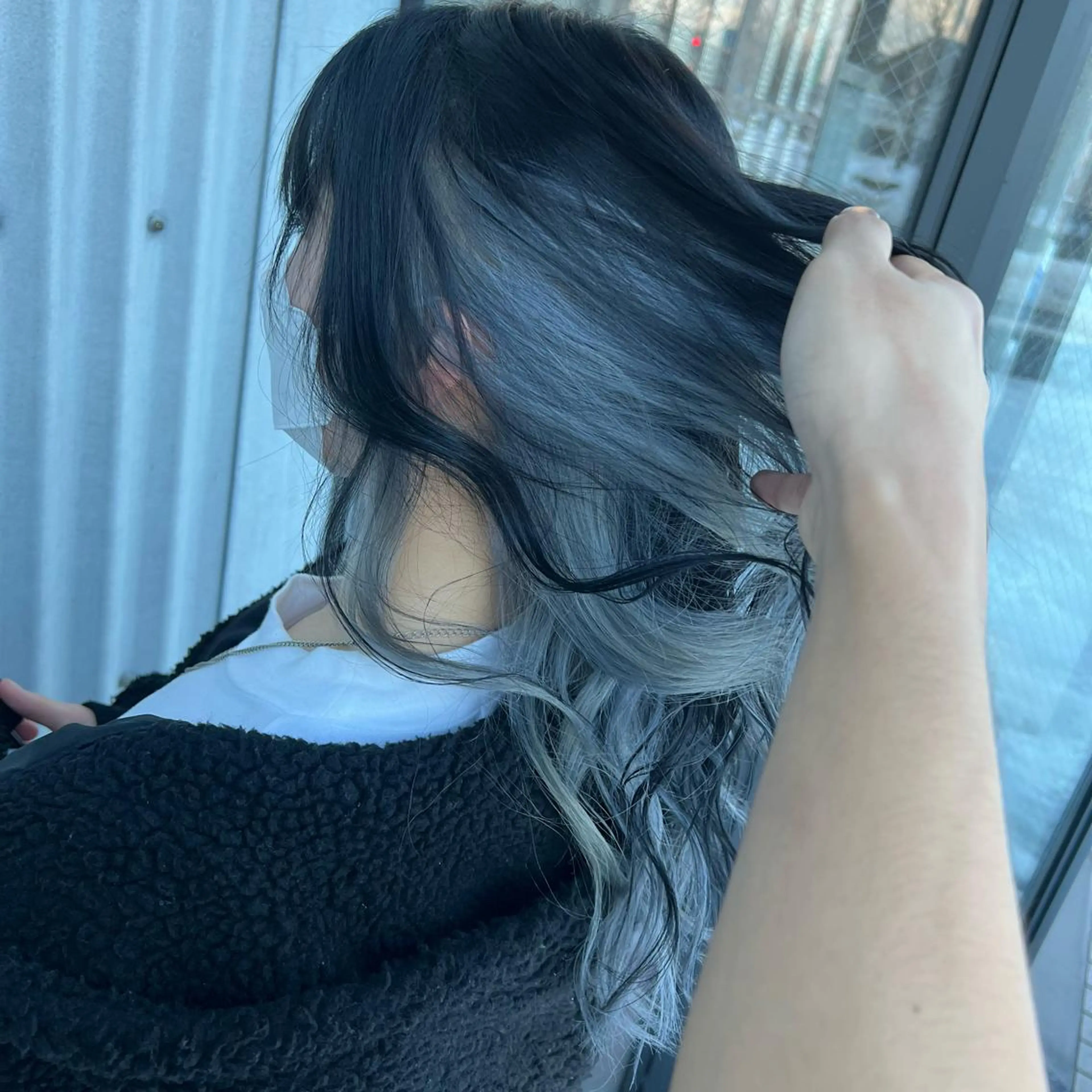 ロング カラー newi TATSUのヘアスタイル