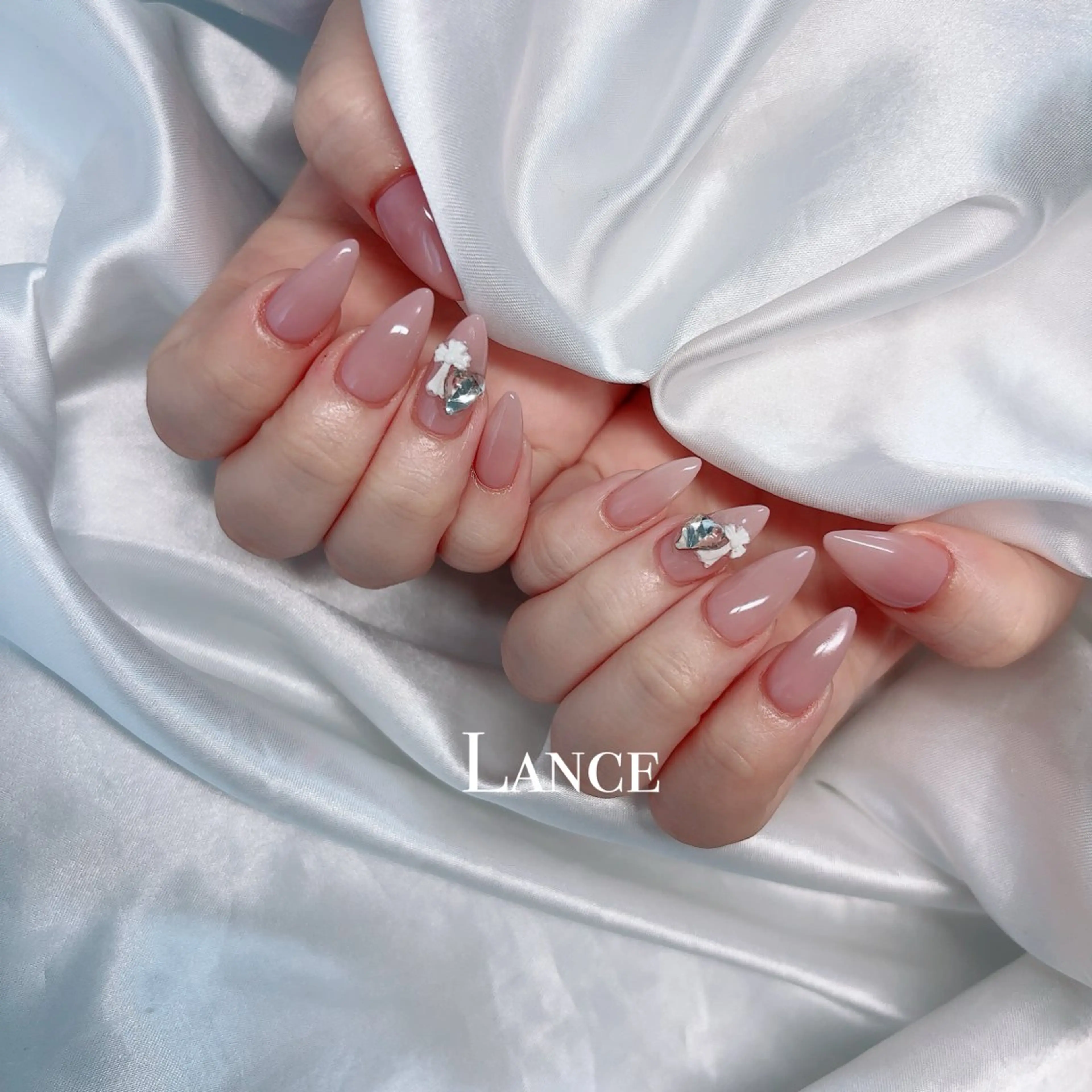 ネイル キラキラネイル 韓国ネイル マグネットネイル 春ネイル ワンホンネイル ハンドネイル Lance nailのネイルデザイン