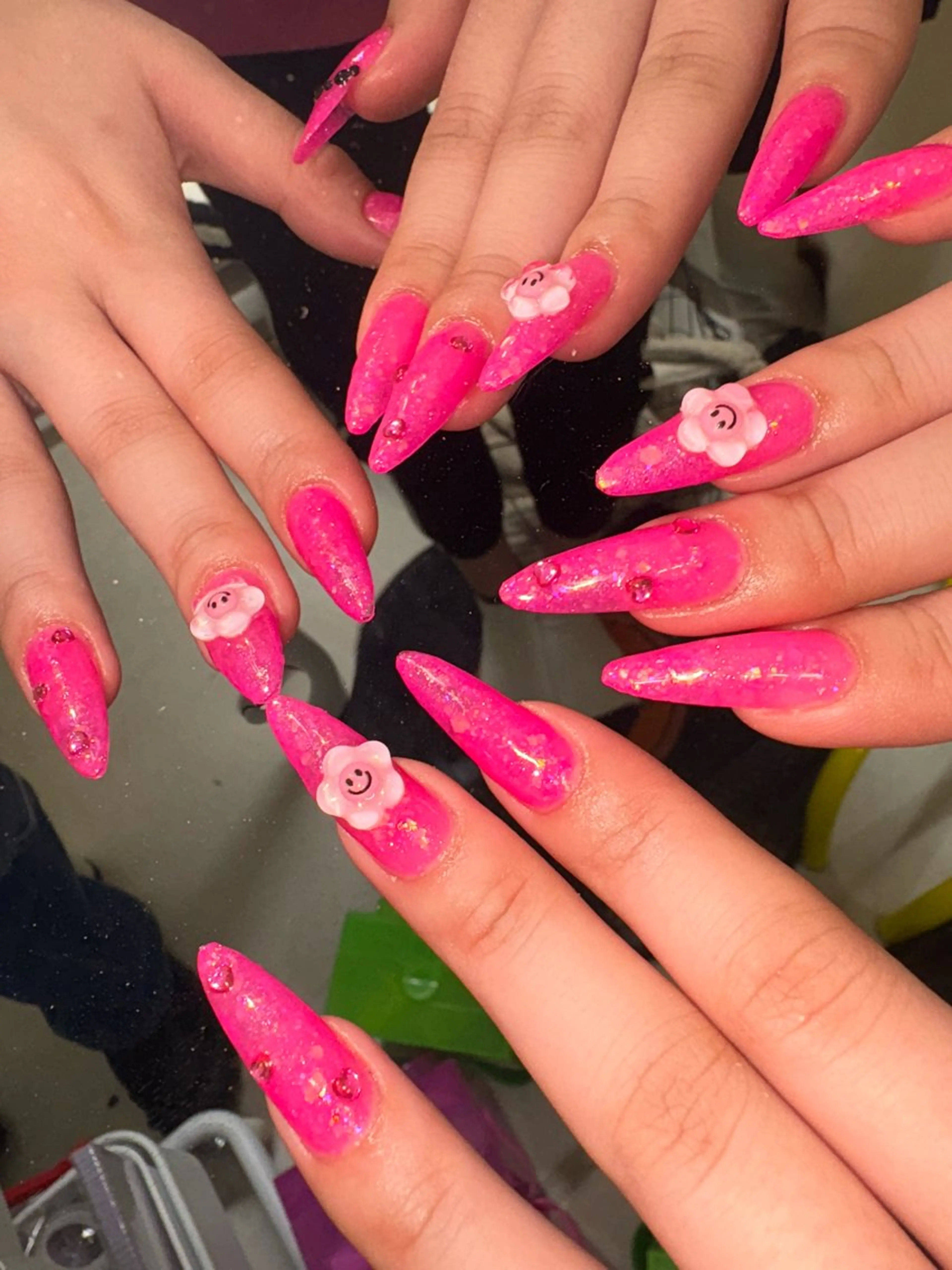 ネイル ラメ(グリッター) ロングネイル ピンク ハンドネイル 33nail✴️栄 スミレ❇️Gel-xのネイルデザイン