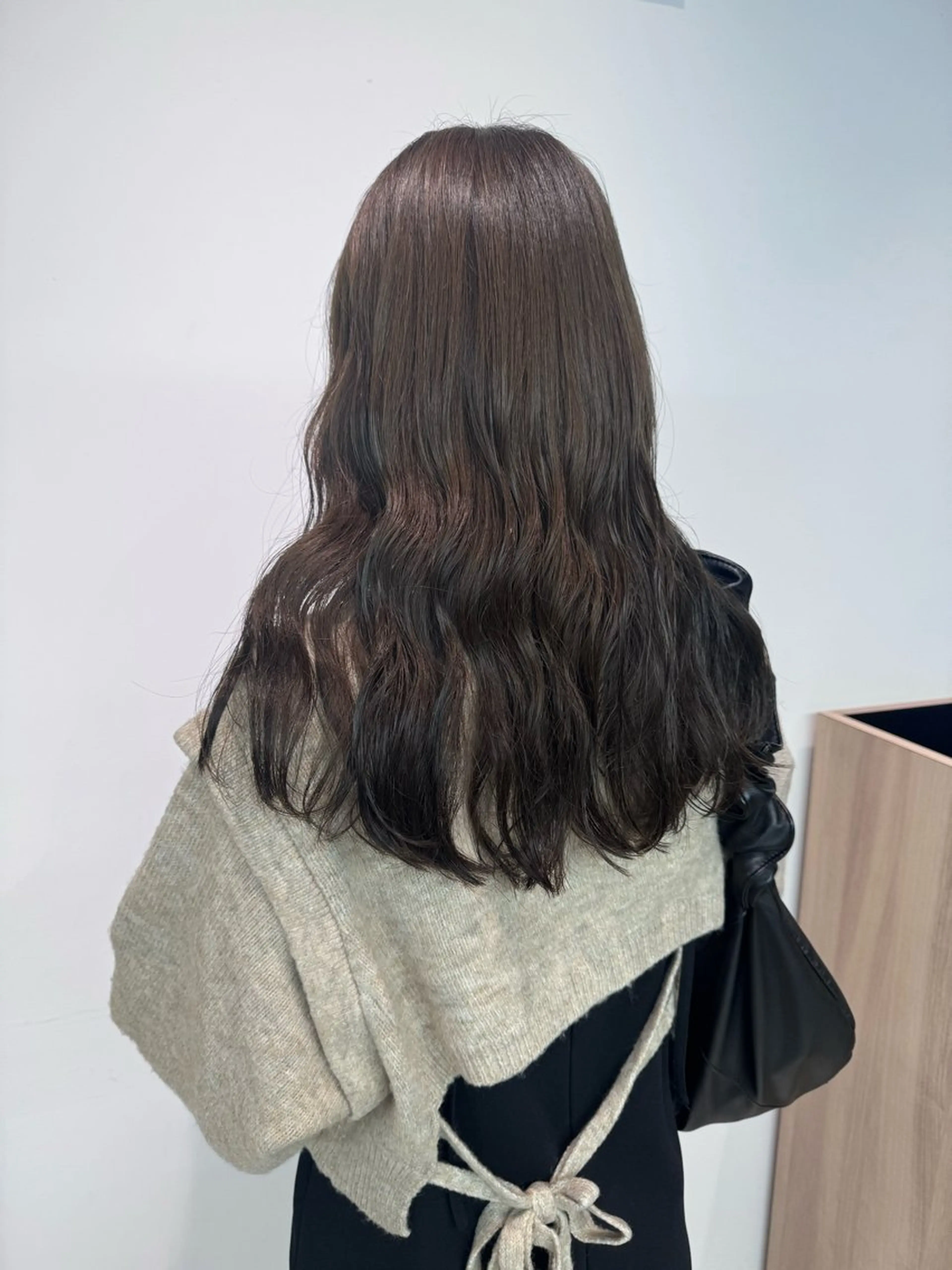 ロング カラー ベージュカラー 透明感カラー オリーブベージュ カット ヘアカラー 顔周りレイヤー /kokoro🦮のヘアスタイル