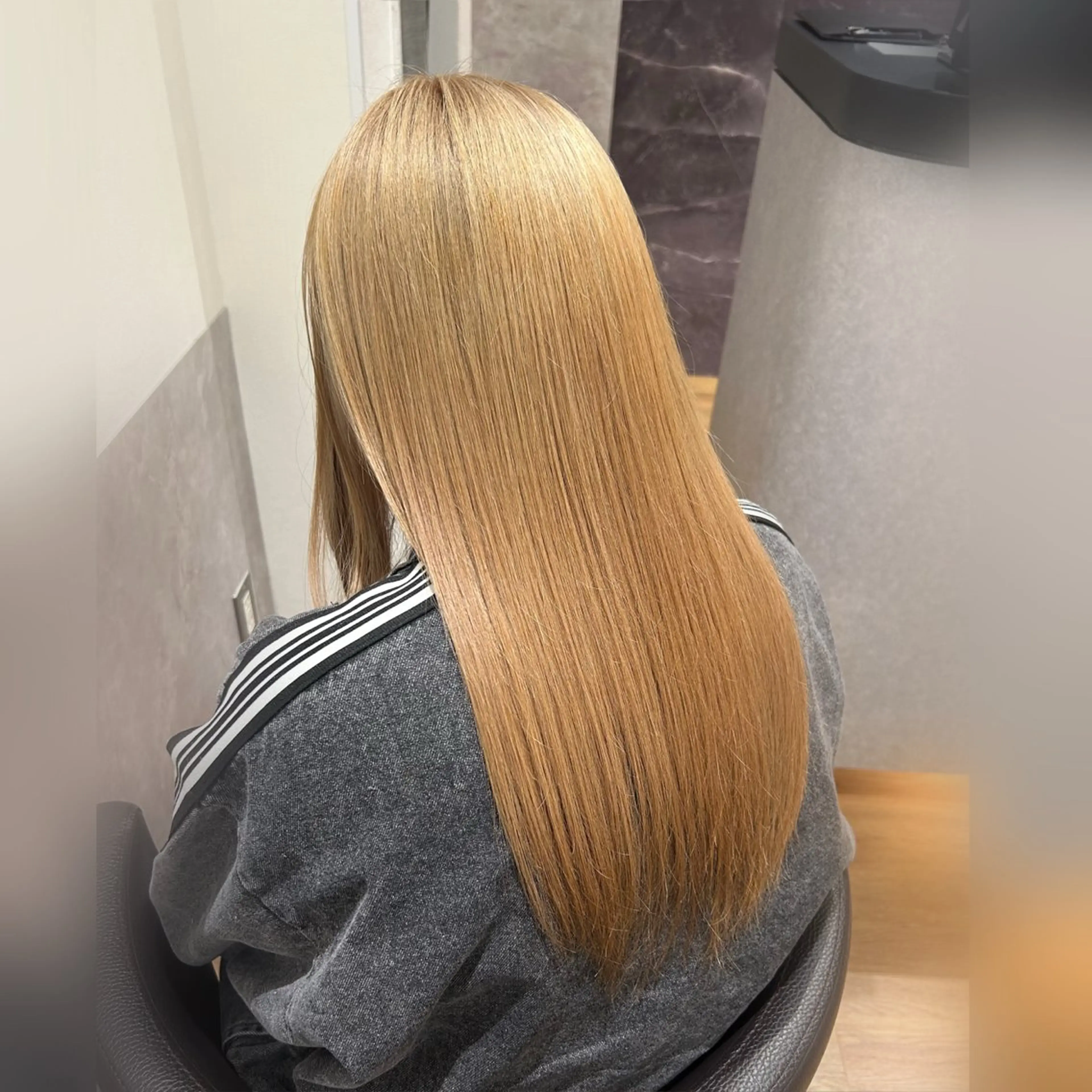 カラー ベージュカラー ブリーチ ブロンド ブロンドベージュ ヘアカラー ぐっち ーのヘアスタイル