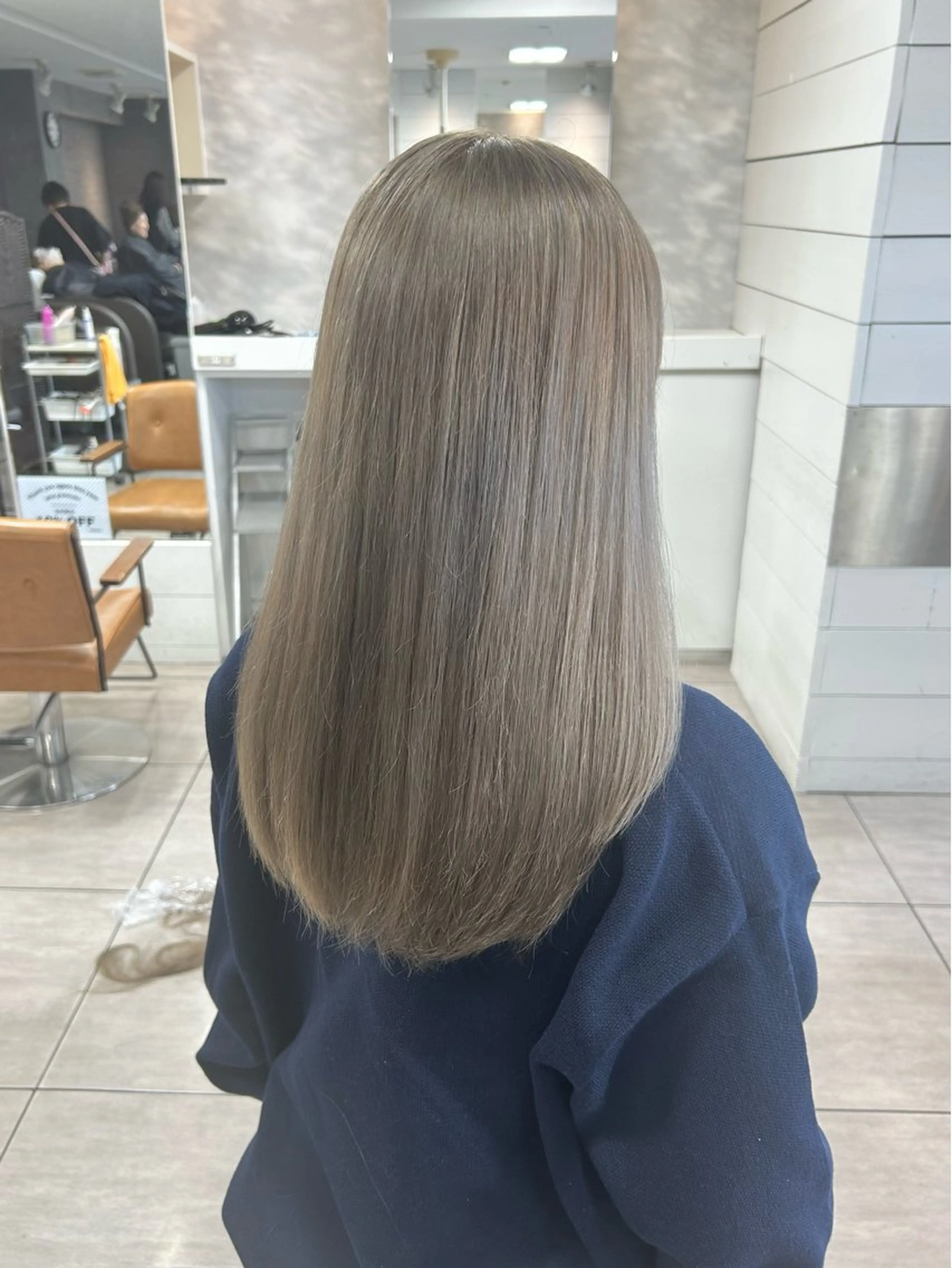 セミロング カット ヘアカラー 🫧艶髪カラー🫧 森本くるみのヘアスタイル