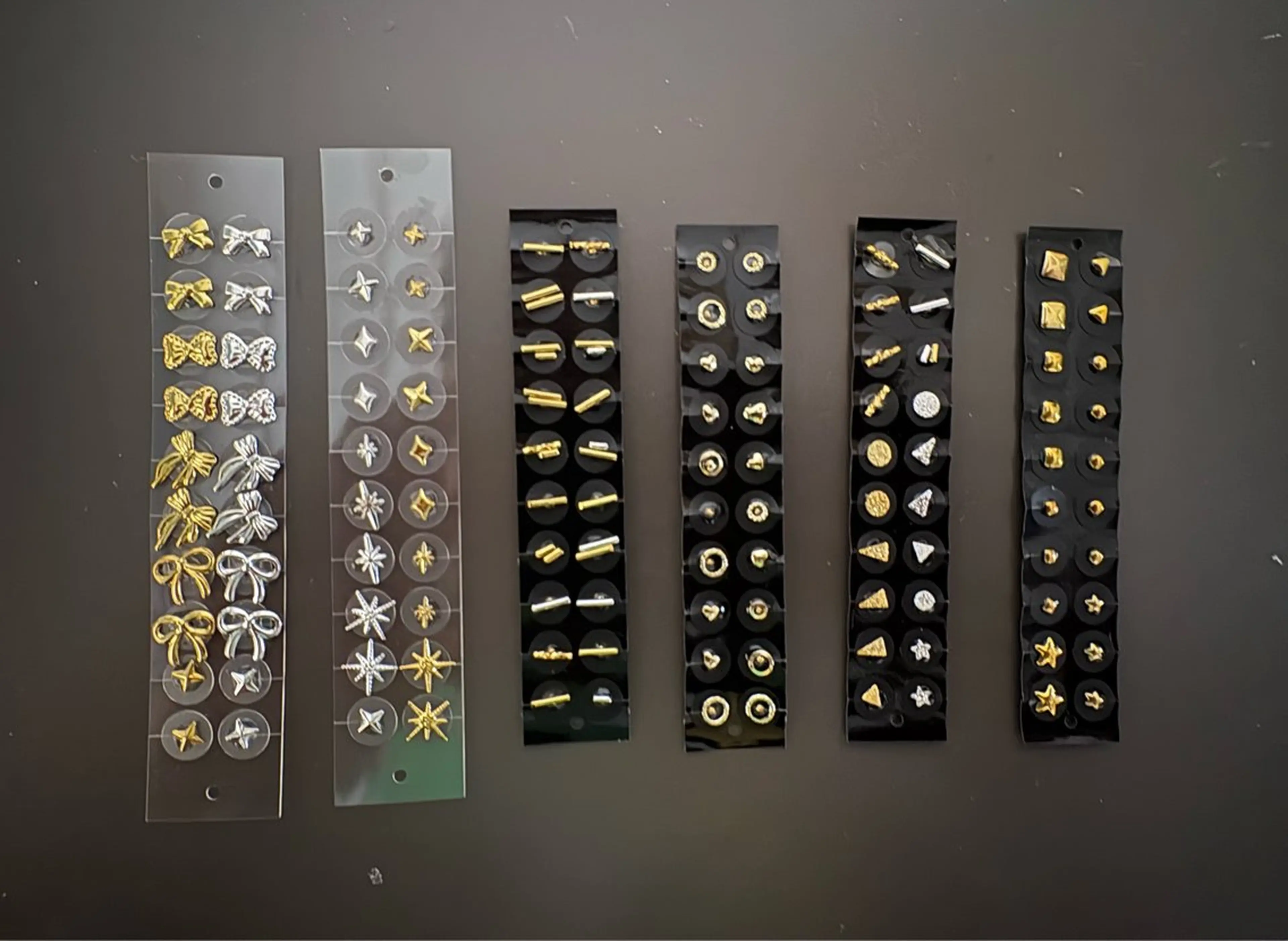 耳ツボジュエリー（両耳10個）の写真