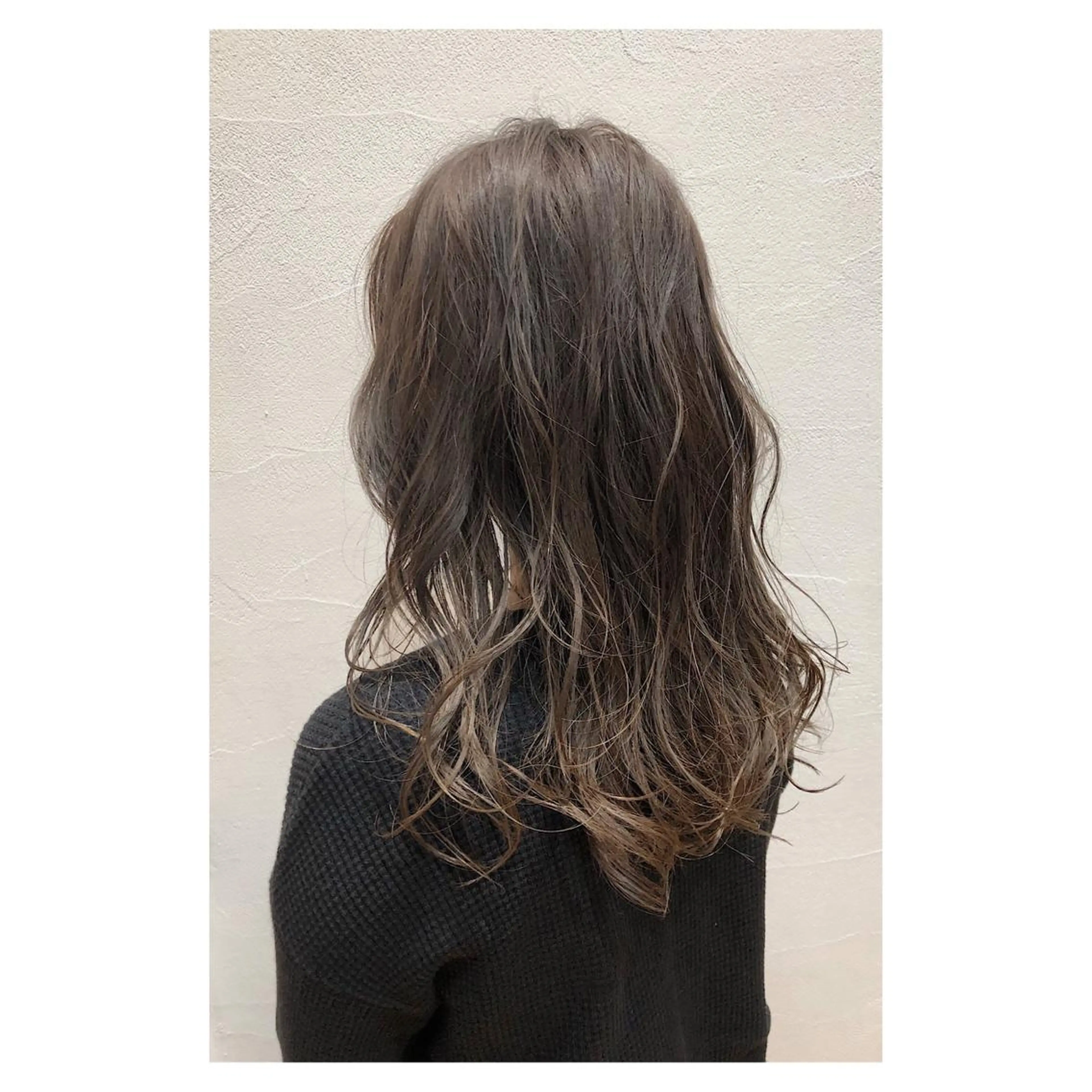 セミロング カラー グレージュ ハイライトカラー ハイライト カットが得意 🫧ショートボブ🫧のヘアスタイル