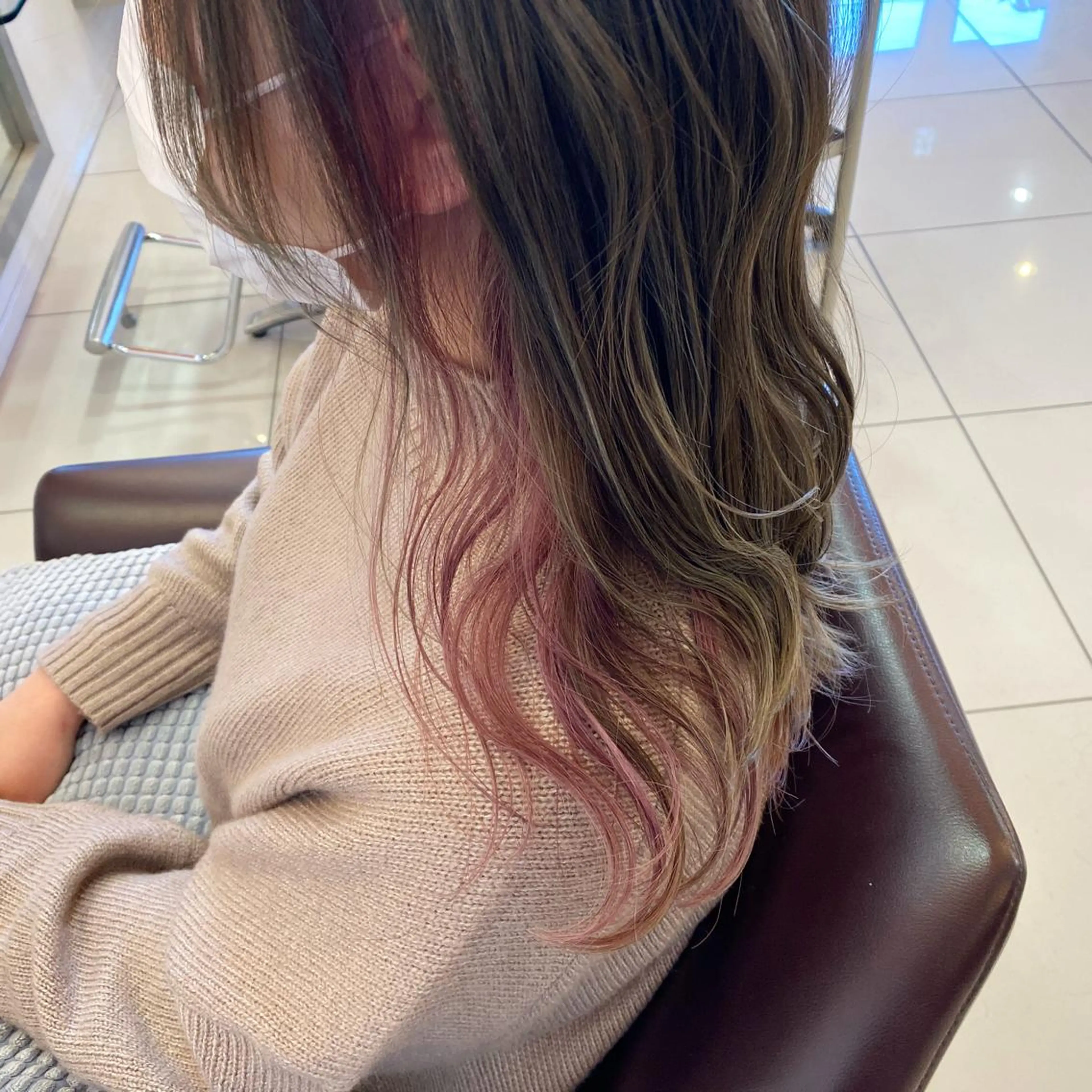 セミロング カラー アッシュ ベージュカラー ブリーチ デザインカラー インナーカラー カット ヘアカラー トリートメント 鈴木 翔梧のヘアスタイル