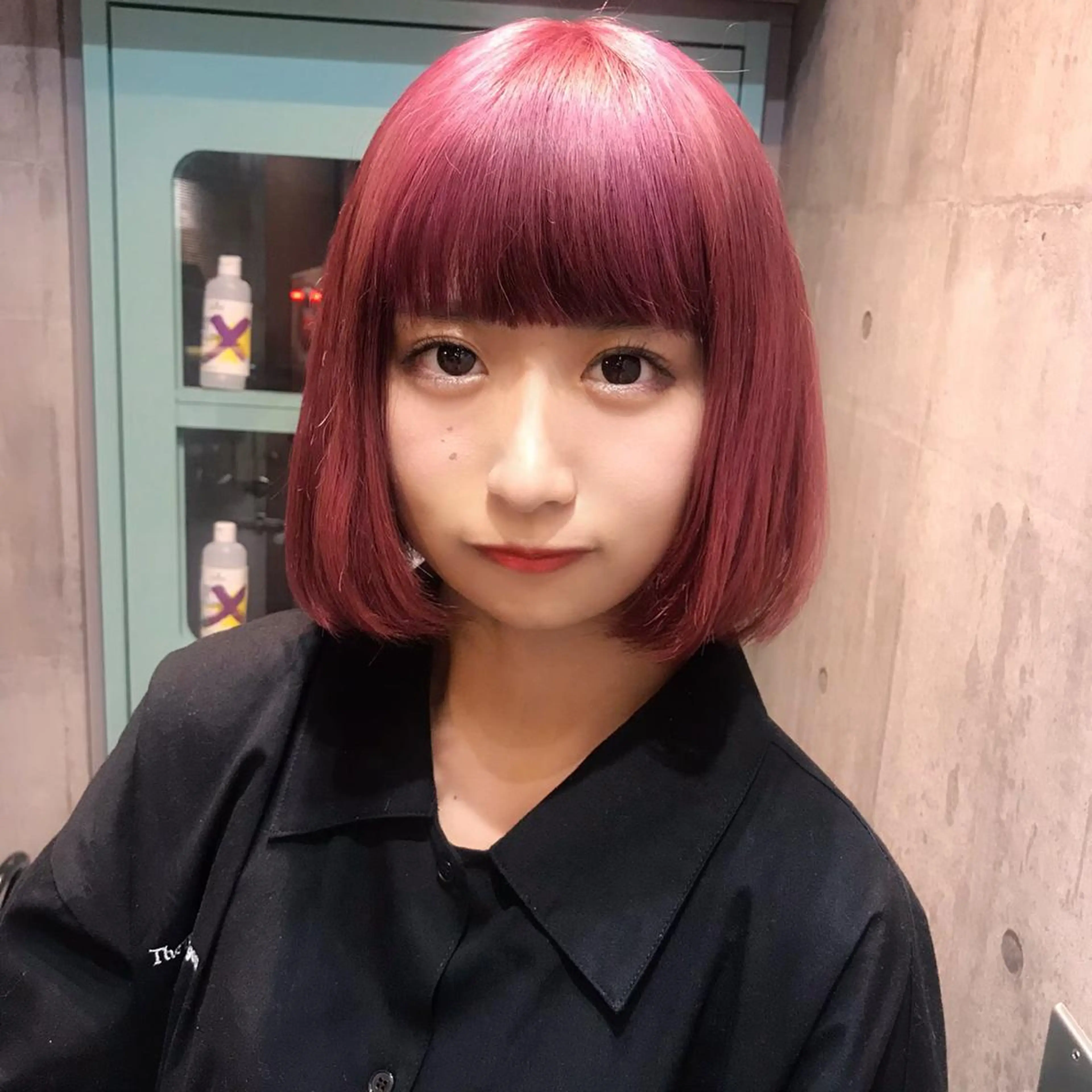 ミディアム カラー ピンクカラー ホワイト&レイヤーカ ットエクステ長畠俊輔のヘアスタイル