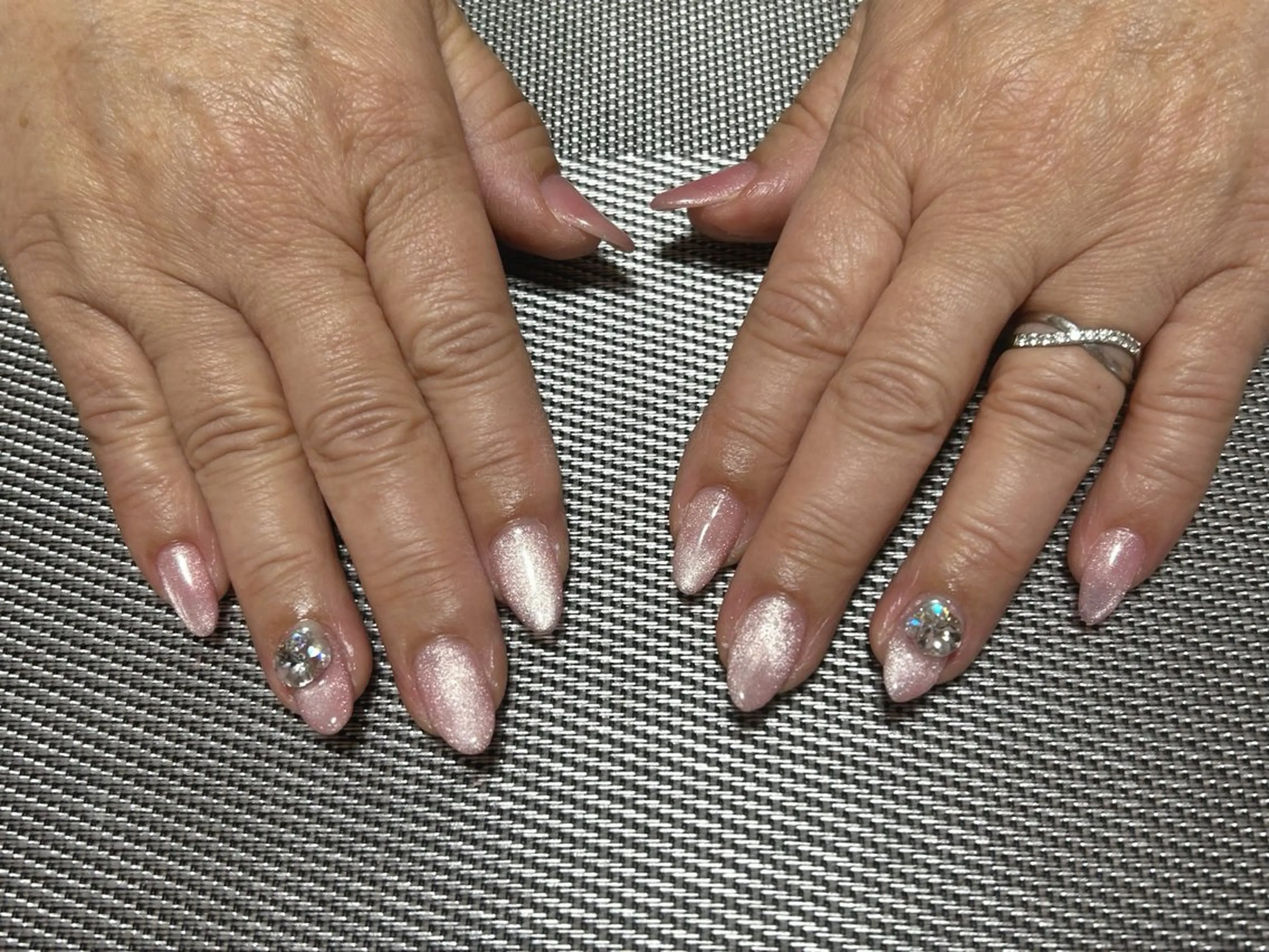 ネイル マグネットネイル ピンク ハンドネイル i nailのネイルデザイン