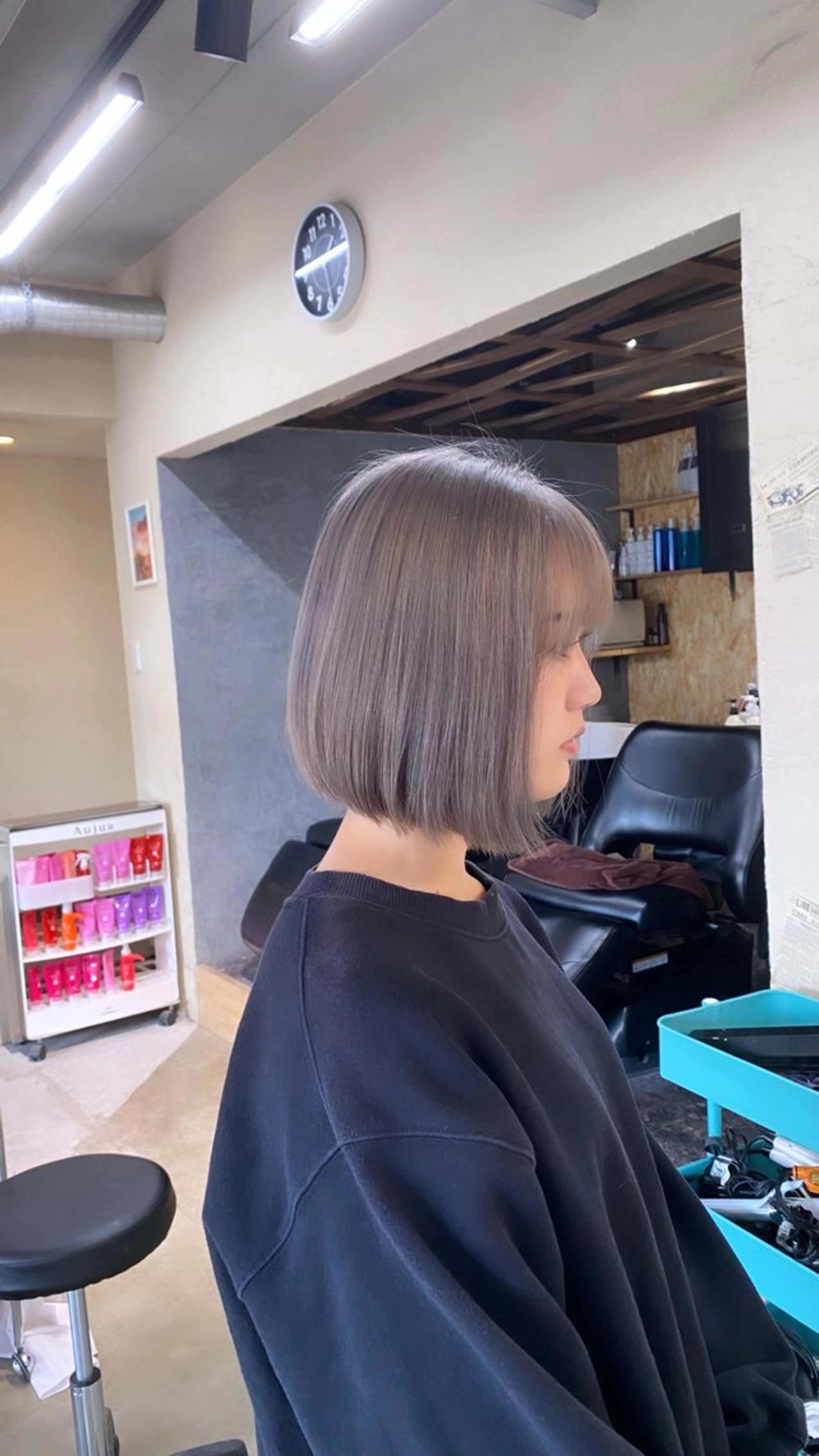 ショート カラー ブリーチ ケアブリーチ グレージュ ヘアカラー トリートメント SUONO所属・ブリーチムラ修正 /ハイトーン/青砥大のヘアスタイル