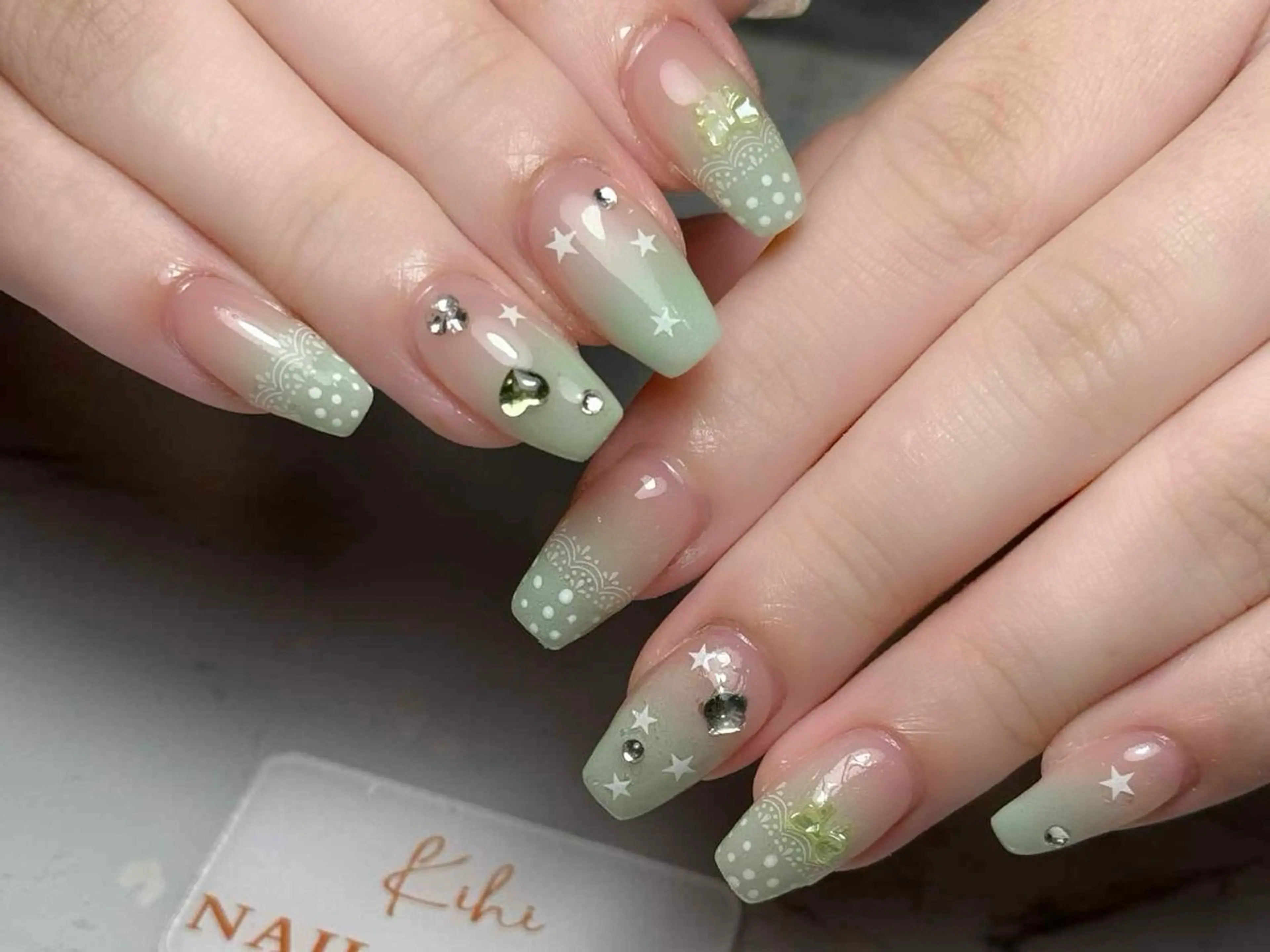 ネイル アートネイル フレンチネイル ジェルネイル グラデーション 韓国ネイル ハンドネイル ハンドケア さくら💮💮 【オフ無料】のネイルデザイン