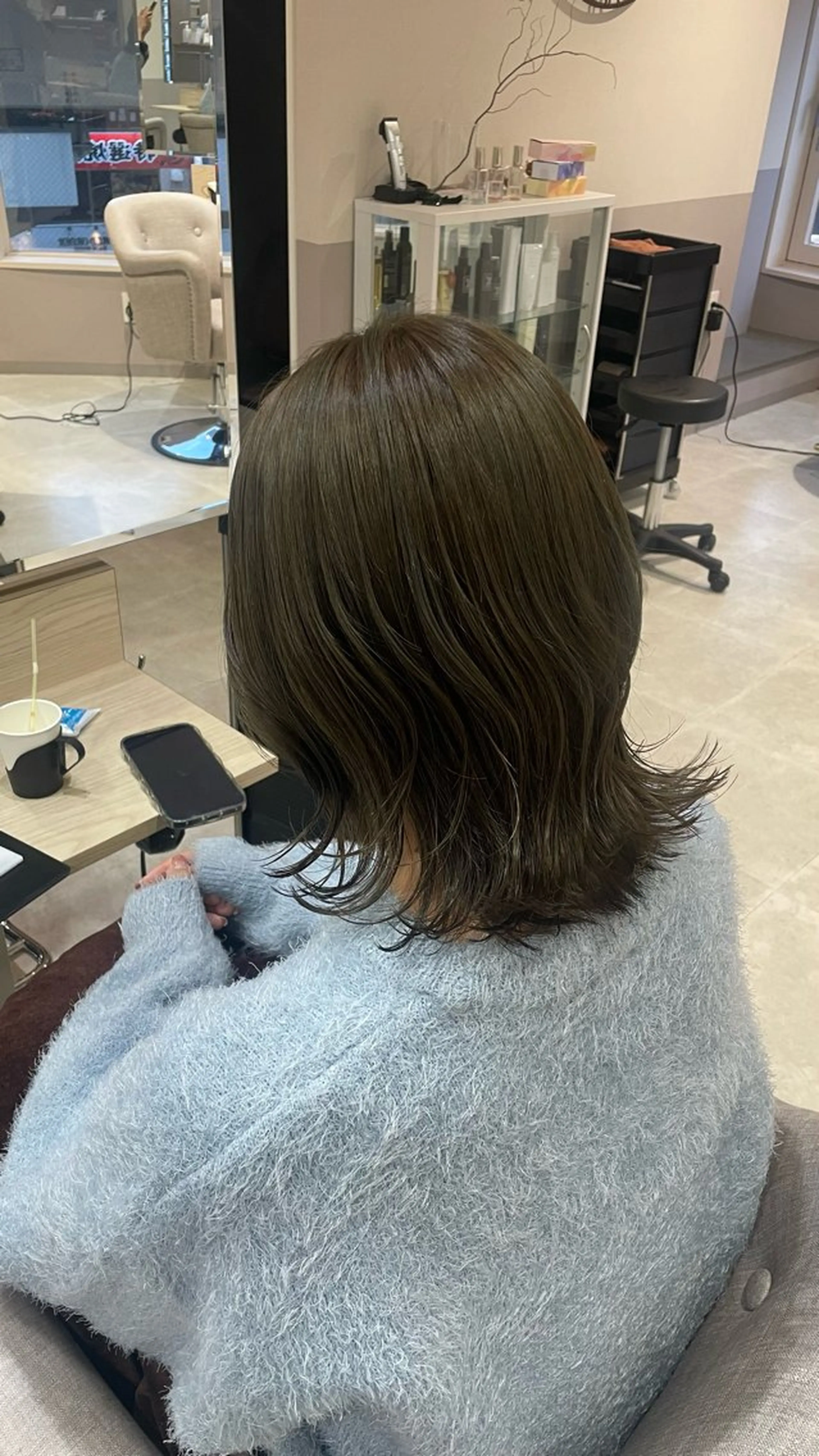 ミディアム カラー ヘアカラー ayano / 透明感・くすみカラーのヘアスタイル