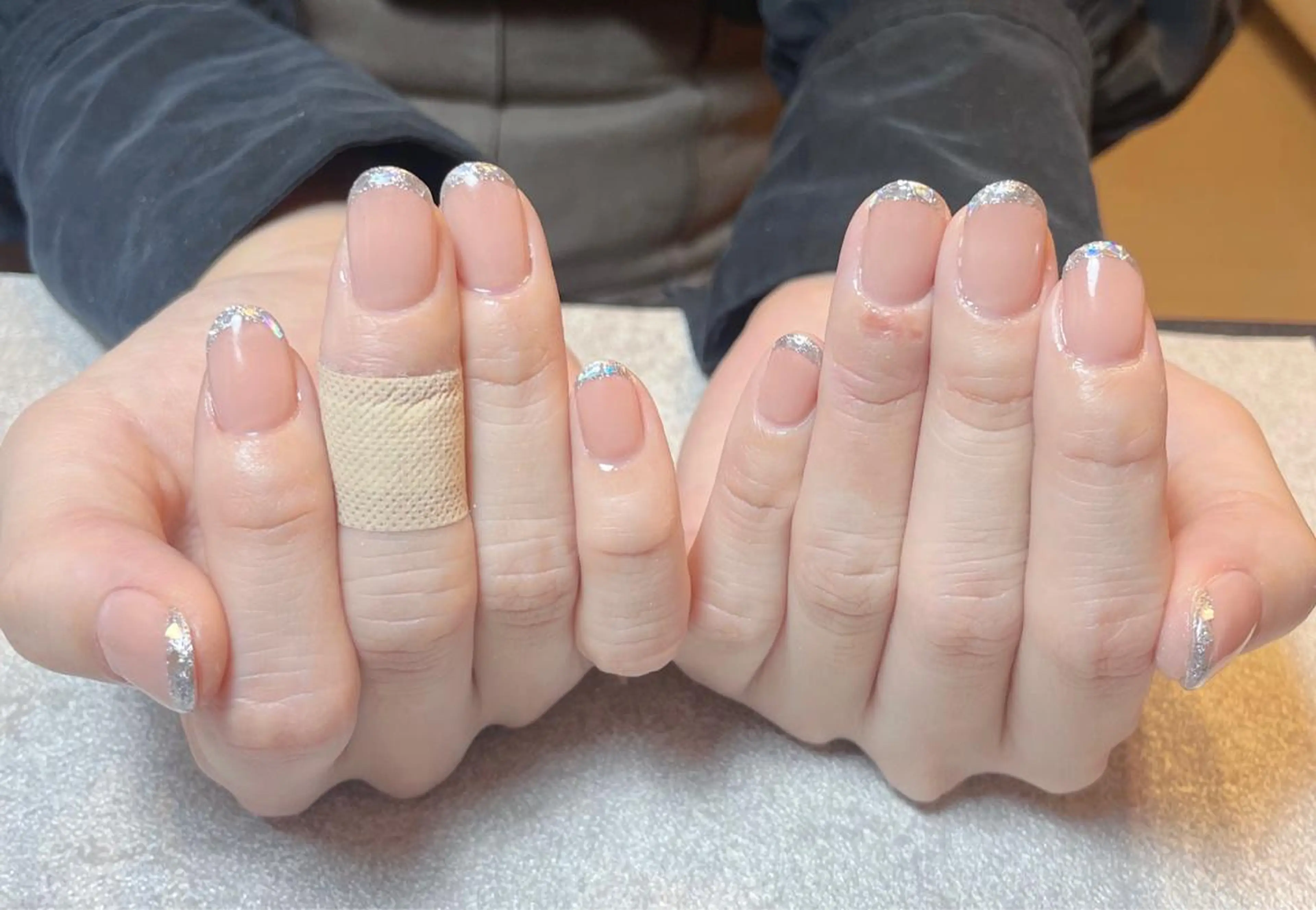 ネイル フレンチネイル ジェルネイル ガラスフレンチ オフィスネイル パラジェル BLANCEnail所属・BLANCnail yuuのネイルデザイン