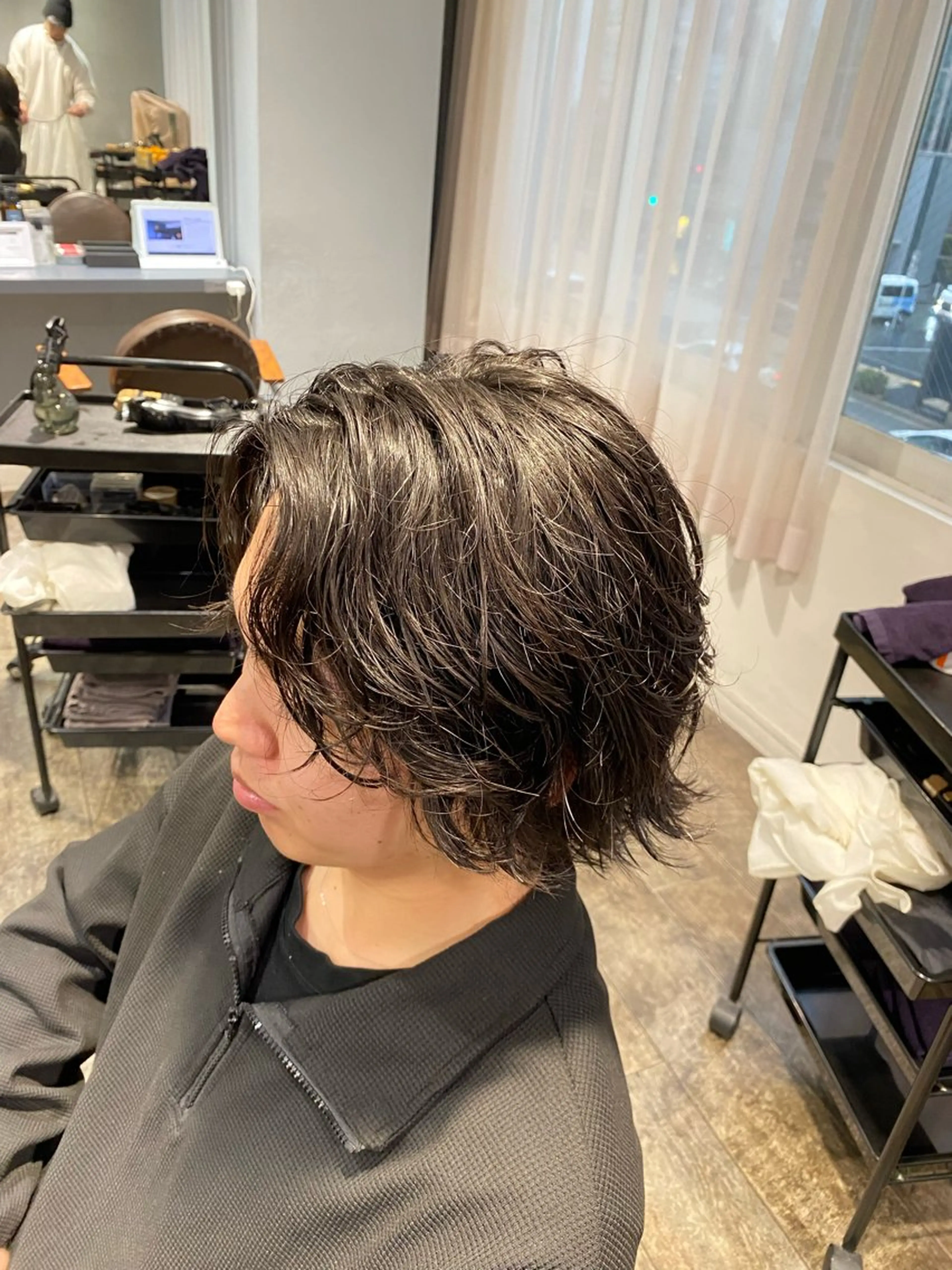 ミディアム パーマ メンズ ミディアムパーマ メンズパーマ スパイラルパーマ カット パーマ 江﨑 翔のヘアスタイル