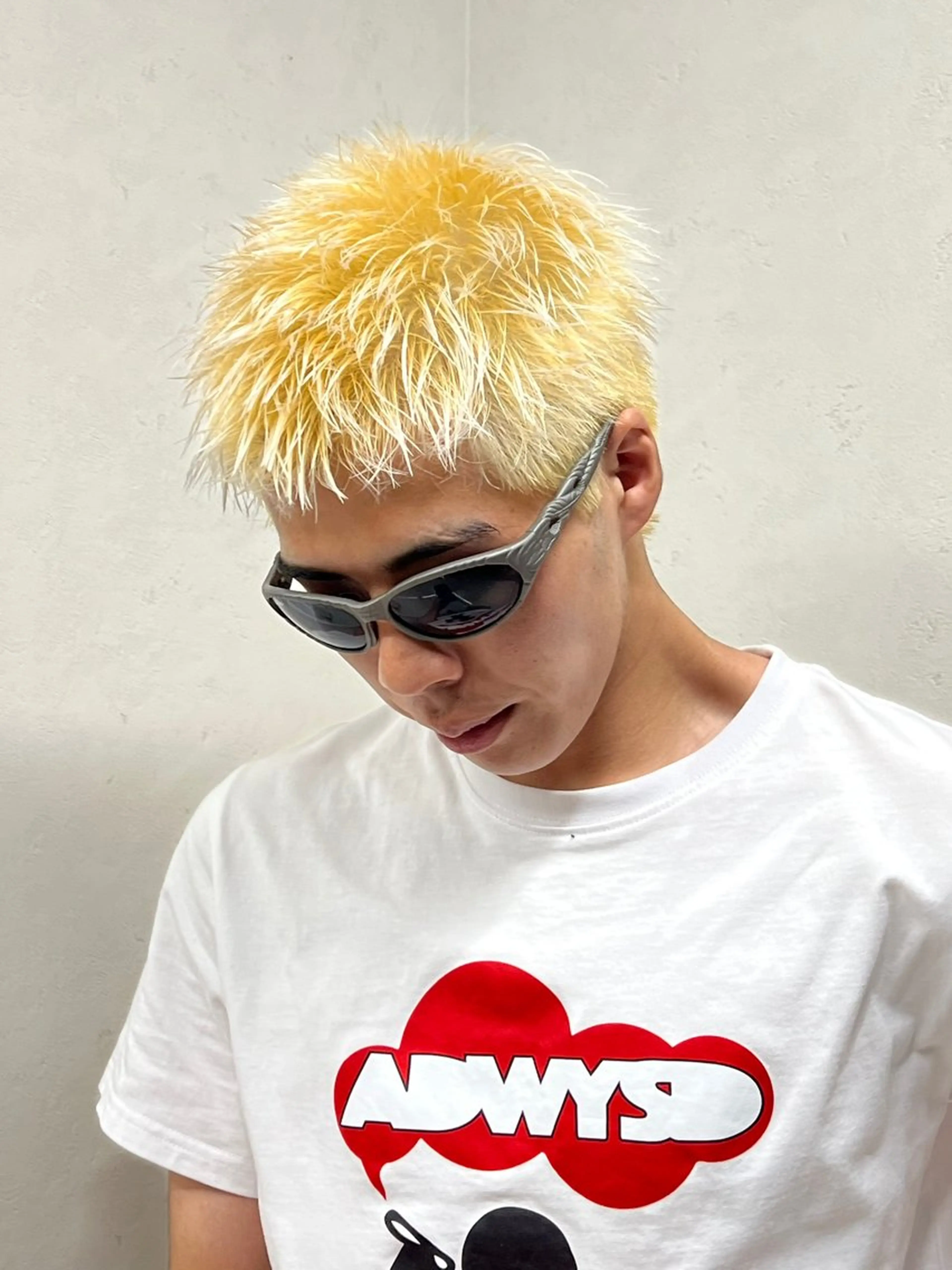 メンズ スパイキーショート カット ヘアカラー トリートメント 透明感カラー/ ダブルカラー /ソラのヘアスタイル