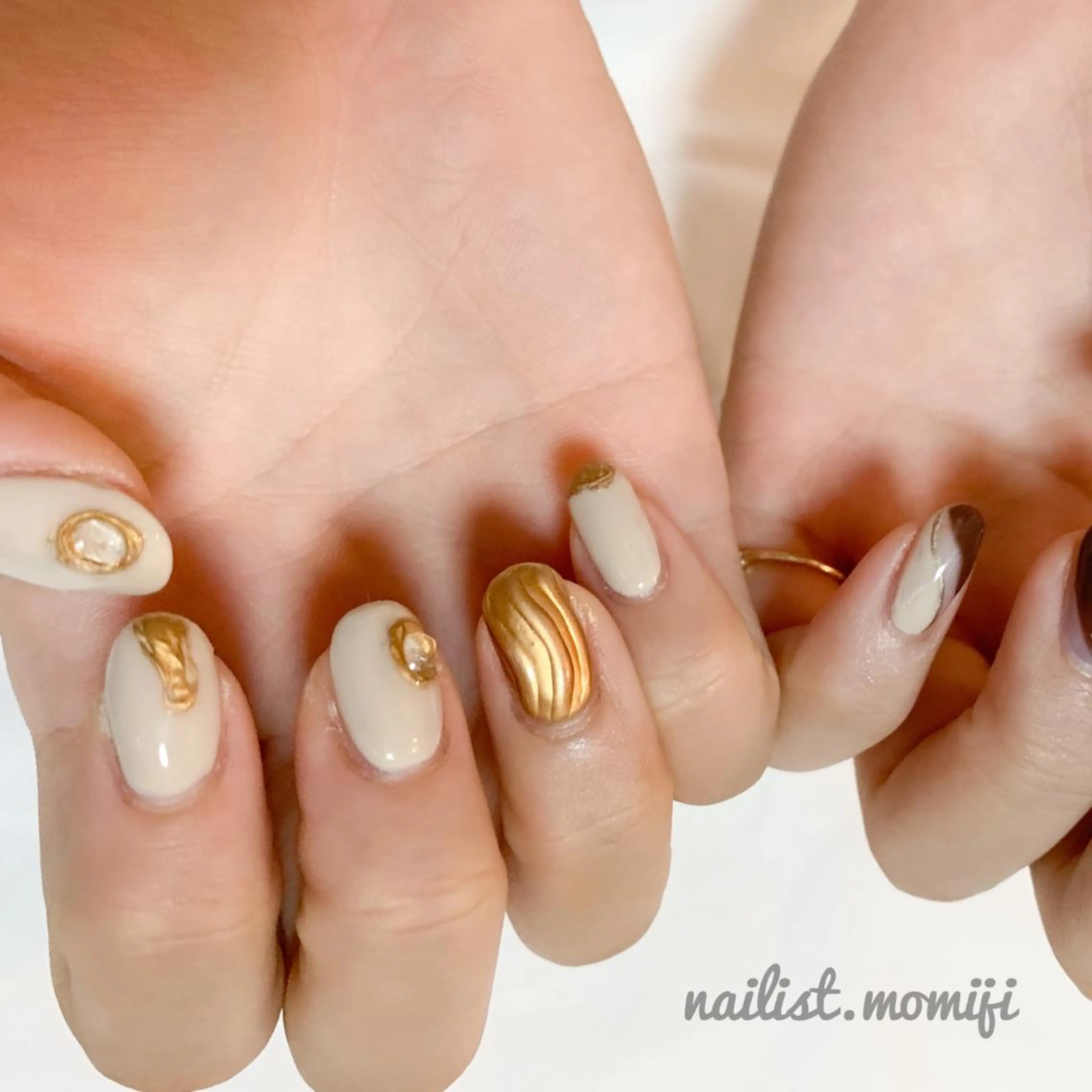 ネイル ゴールド nailist_ momijiのネイルデザイン