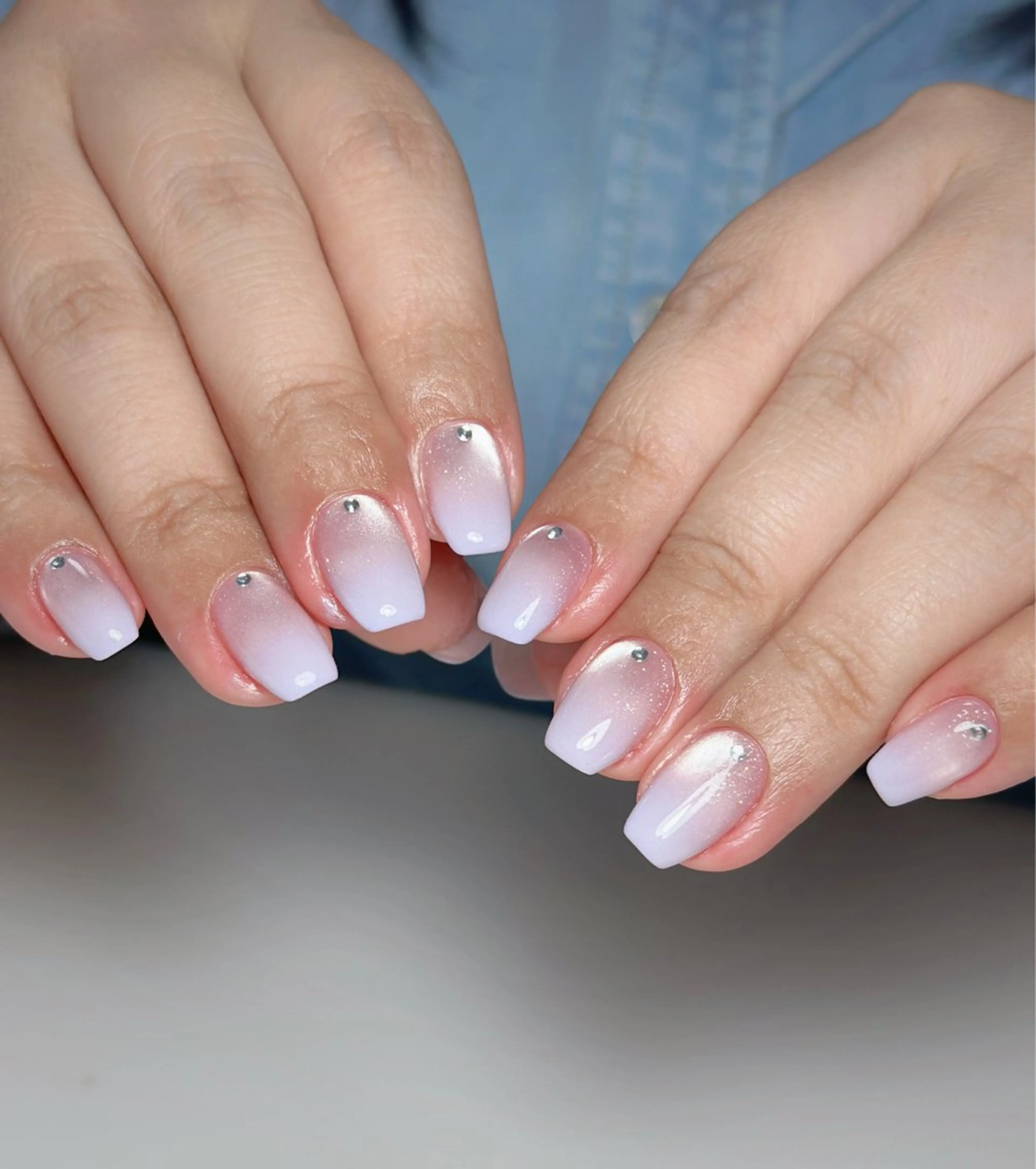 ネイル オーロラネイル 長さ出し フットネイル 韓国ネイル ラメ(グリッター) ハンドネイル 👍thumbs up nail👍のネイルデザイン