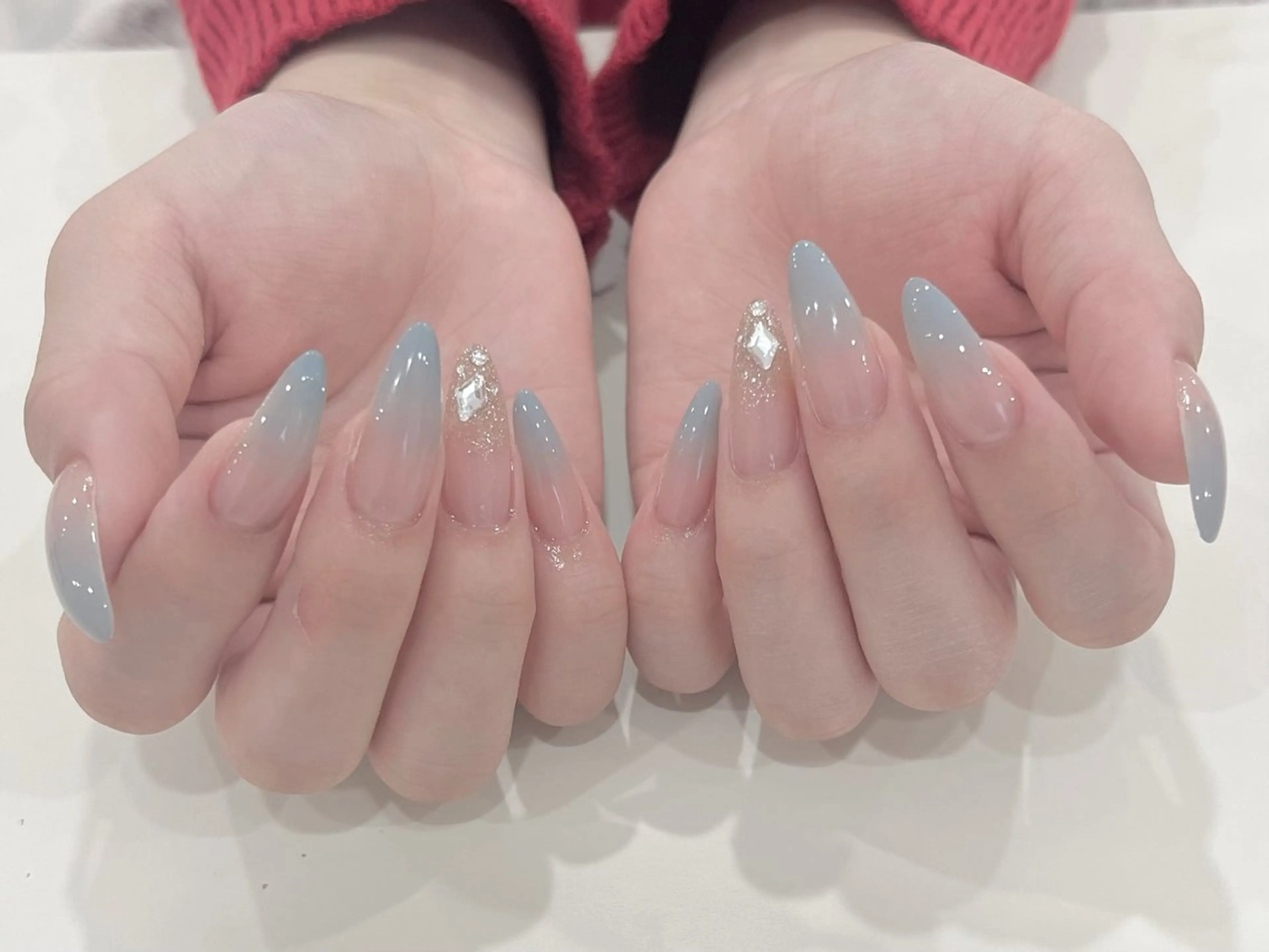 ネイル グラデーション キラキラネイル ラメ(グリッター) ラメグラデーション ストーンネイル ハンドネイル FLY Nail Salonのネイルデザイン