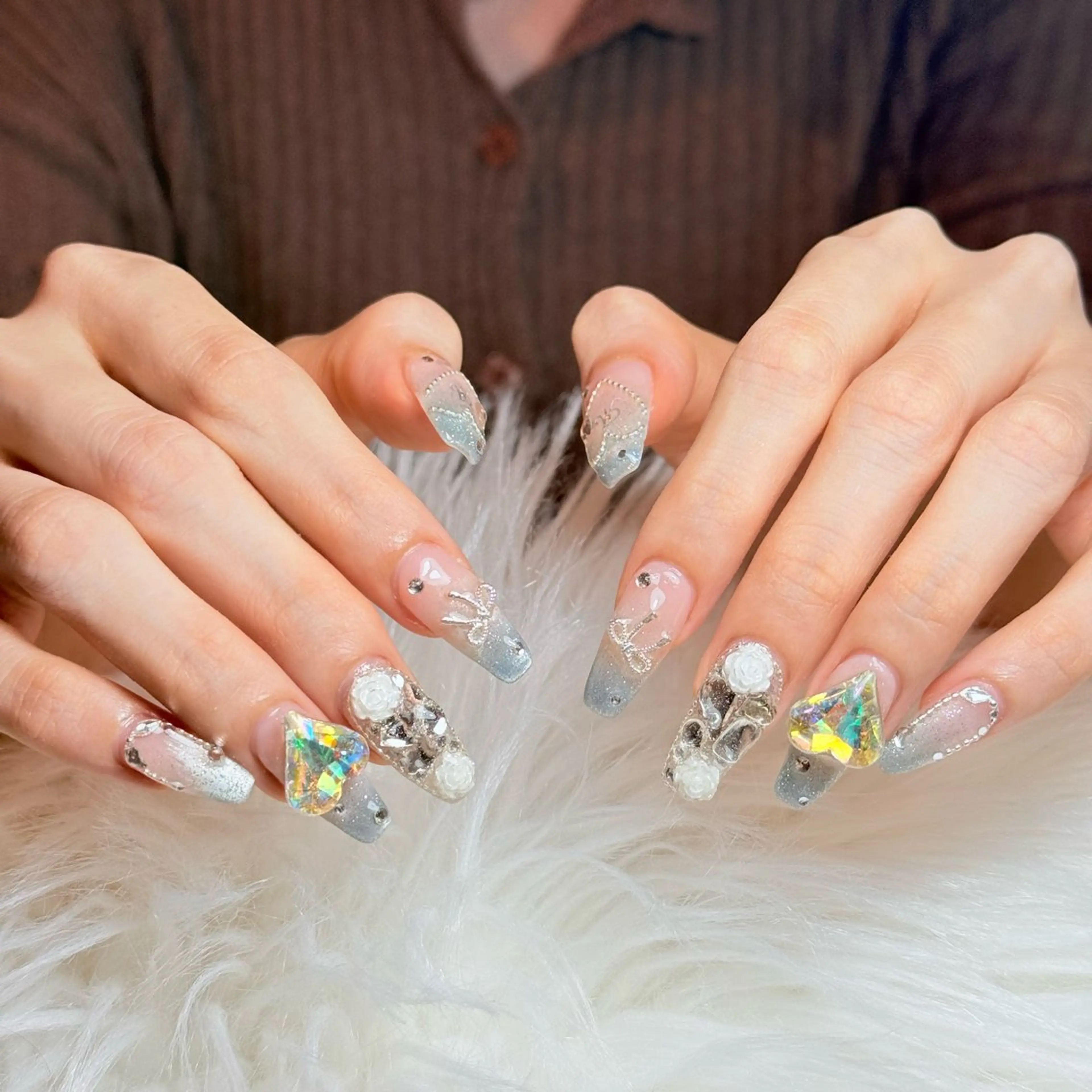 ネイル チークネイル フレンチネイル グラデーション キラキラネイル 韓国ネイル ハンドネイル Risa_ Nailのネイルデザイン