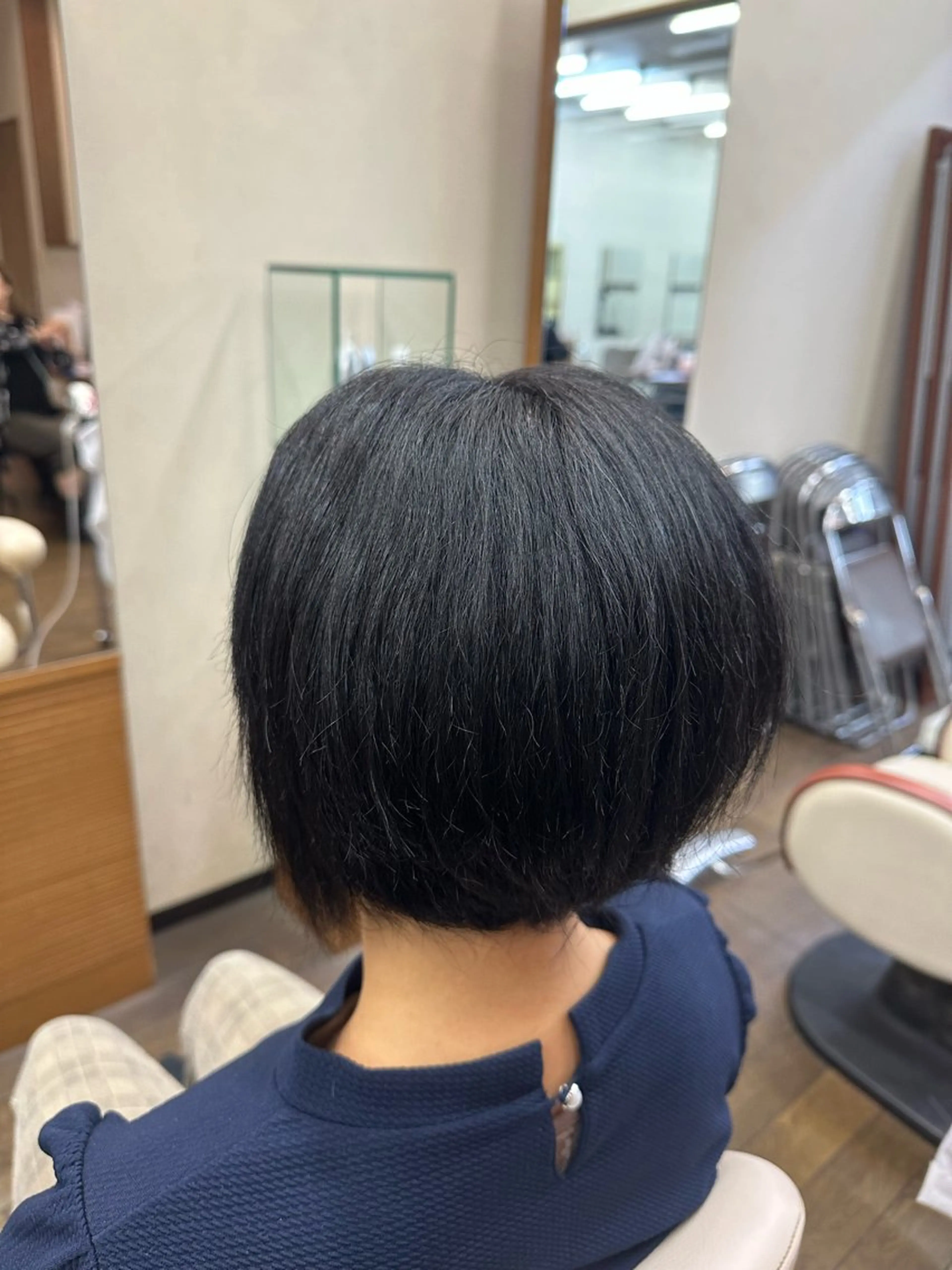 ショート カラー 黒髪 早見 つばさのヘアスタイル