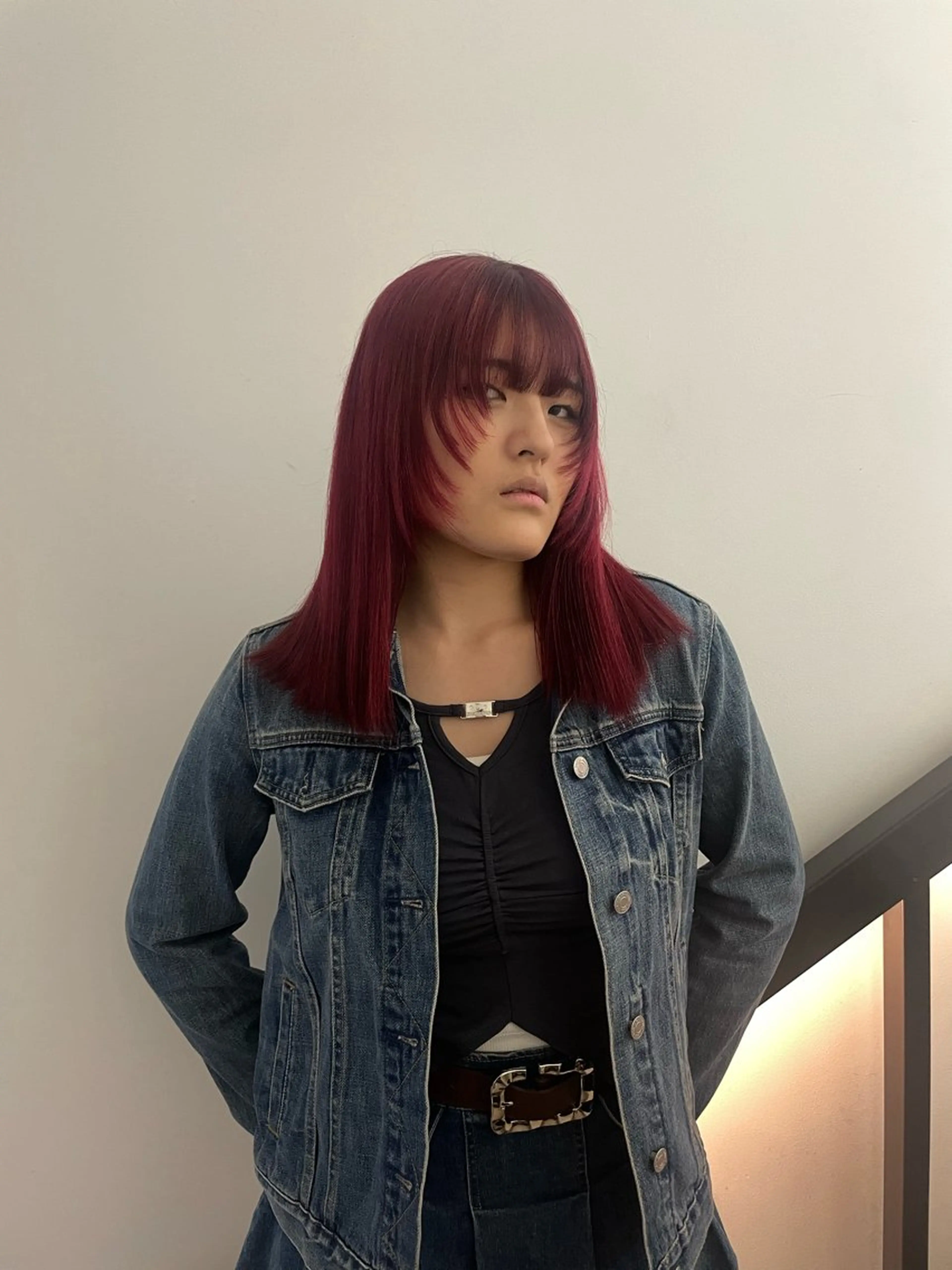 セミロング カラー カット ヘアカラー 🌟暖色系ハイトーン 🌟AIのヘアスタイル