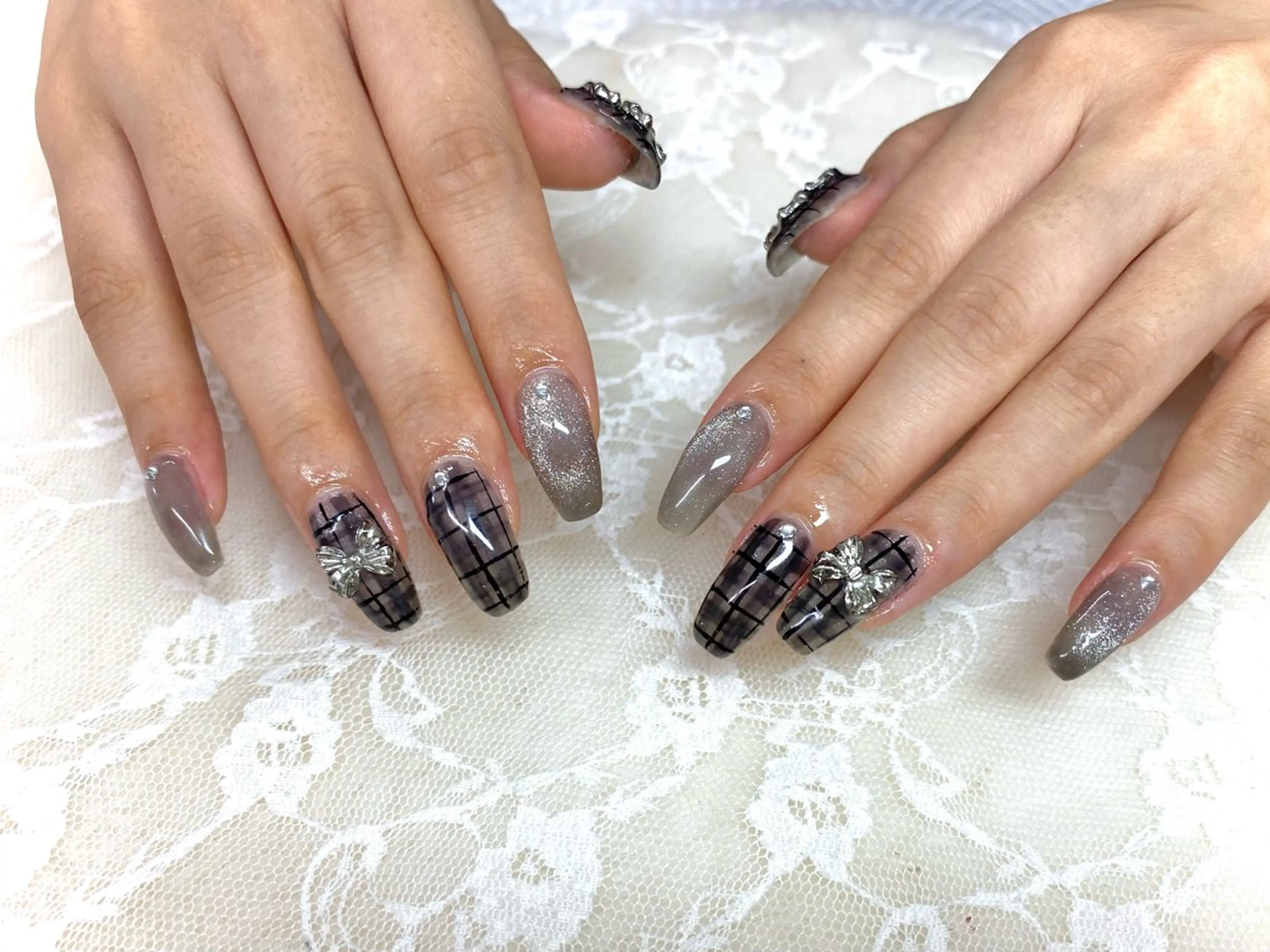 ネイル シルバー ハンドネイル ハンドケア 心斎橋Salon Epokkuのネイルデザイン