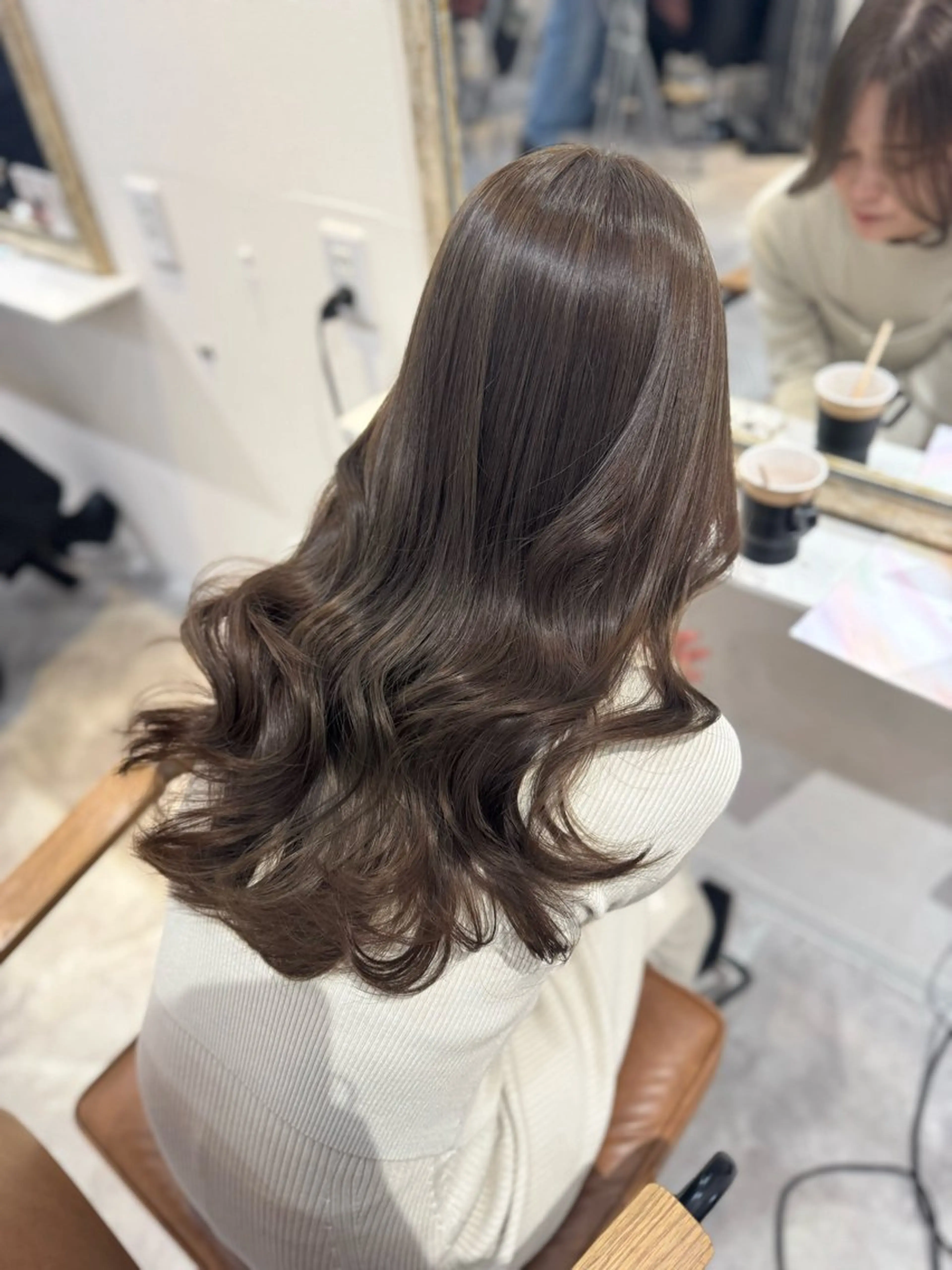 ロング カラー アッシュ アッシュブラウン ベージュカラー 黒髪 ブリーチ 赤み無し柔らかカラー 【梅田】madokaのヘアスタイル