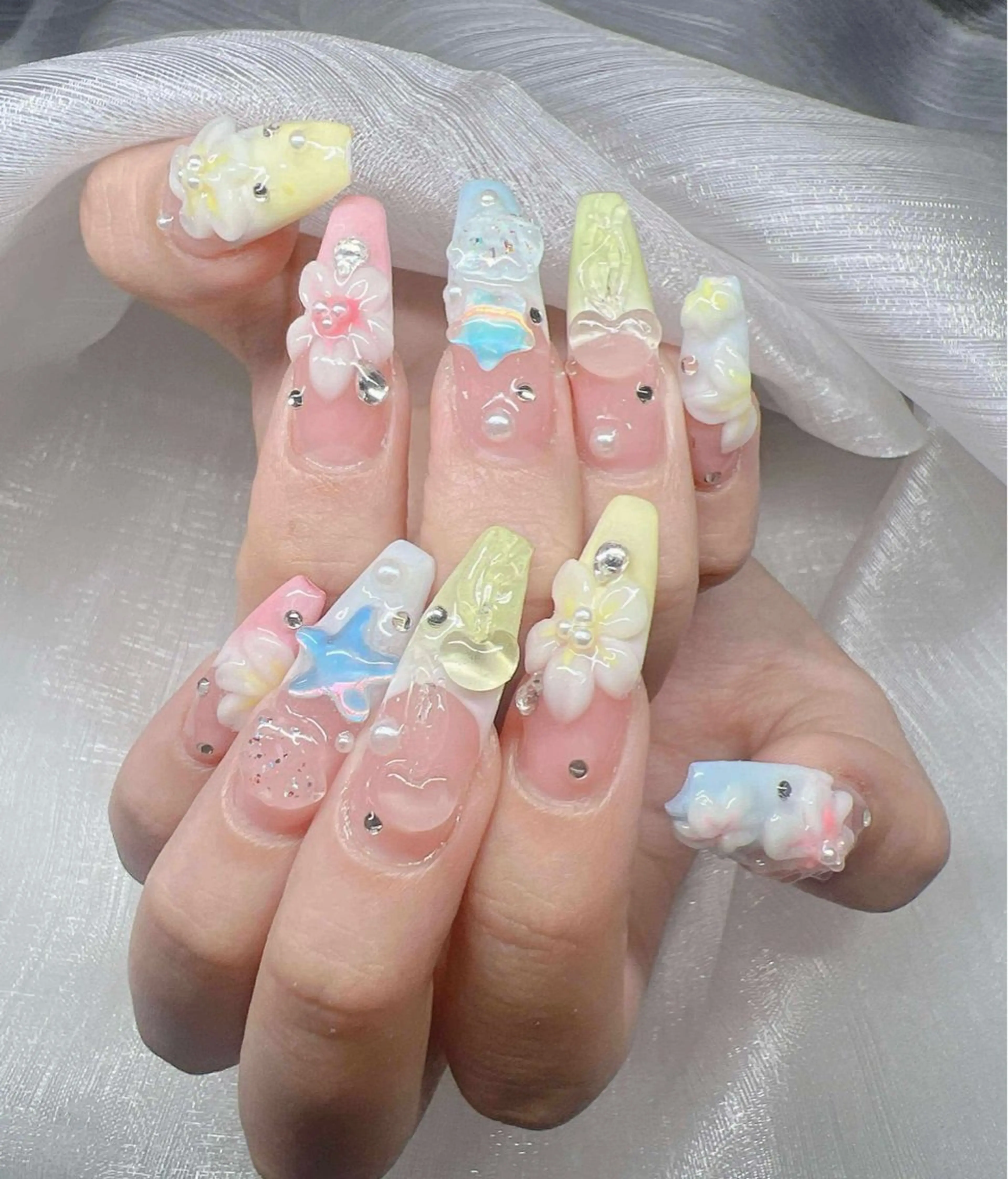 ネイル 長さ出し グラデーション 卒業式 キラキラネイル マグネットネイル ハンドネイル Lee Nailsのネイルデザイン