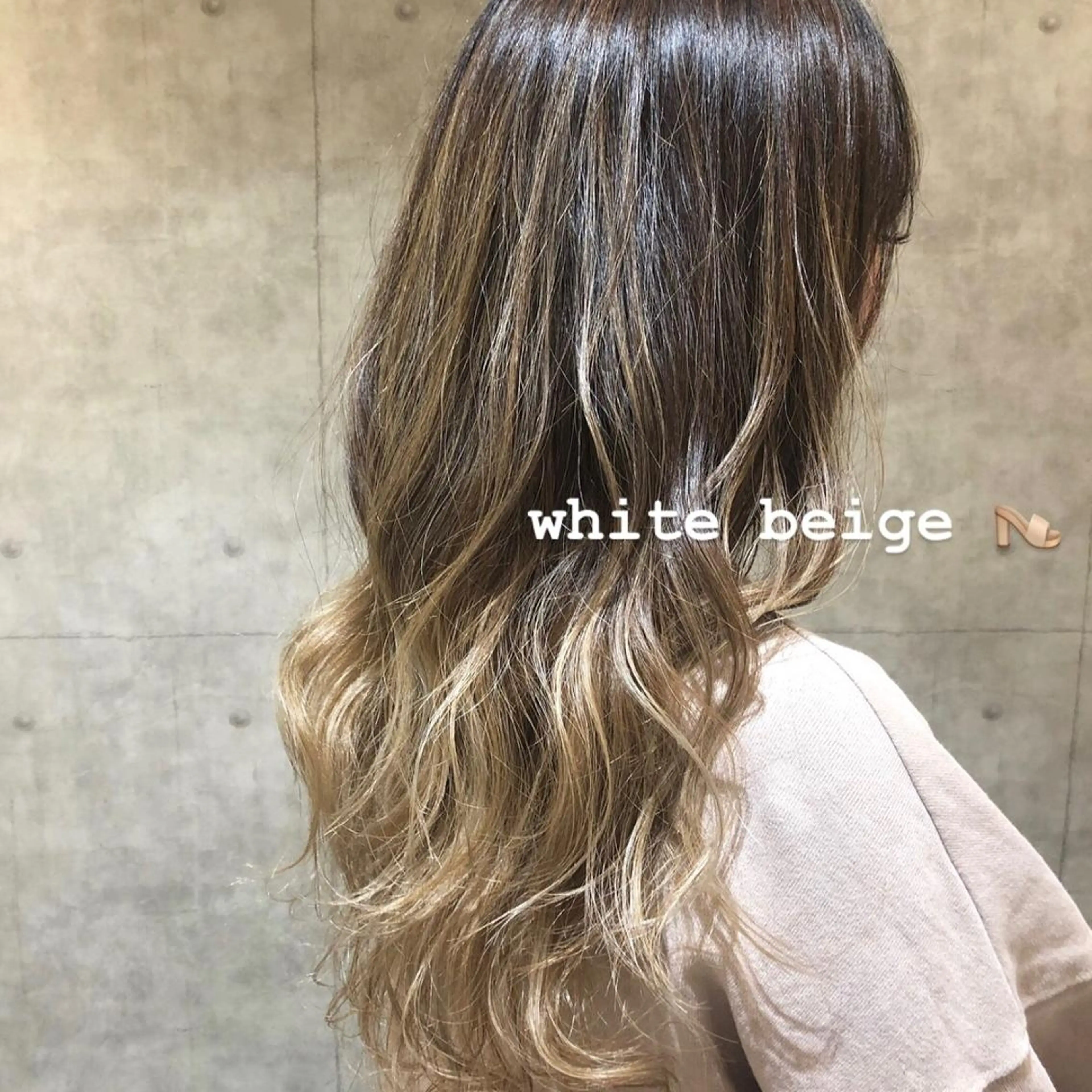 ロング カラー バレイヤージュ ベージュカラー ホワイトベージュ レイヤーカット 🪞顔周りカット🪞 北里朋子のヘアスタイル