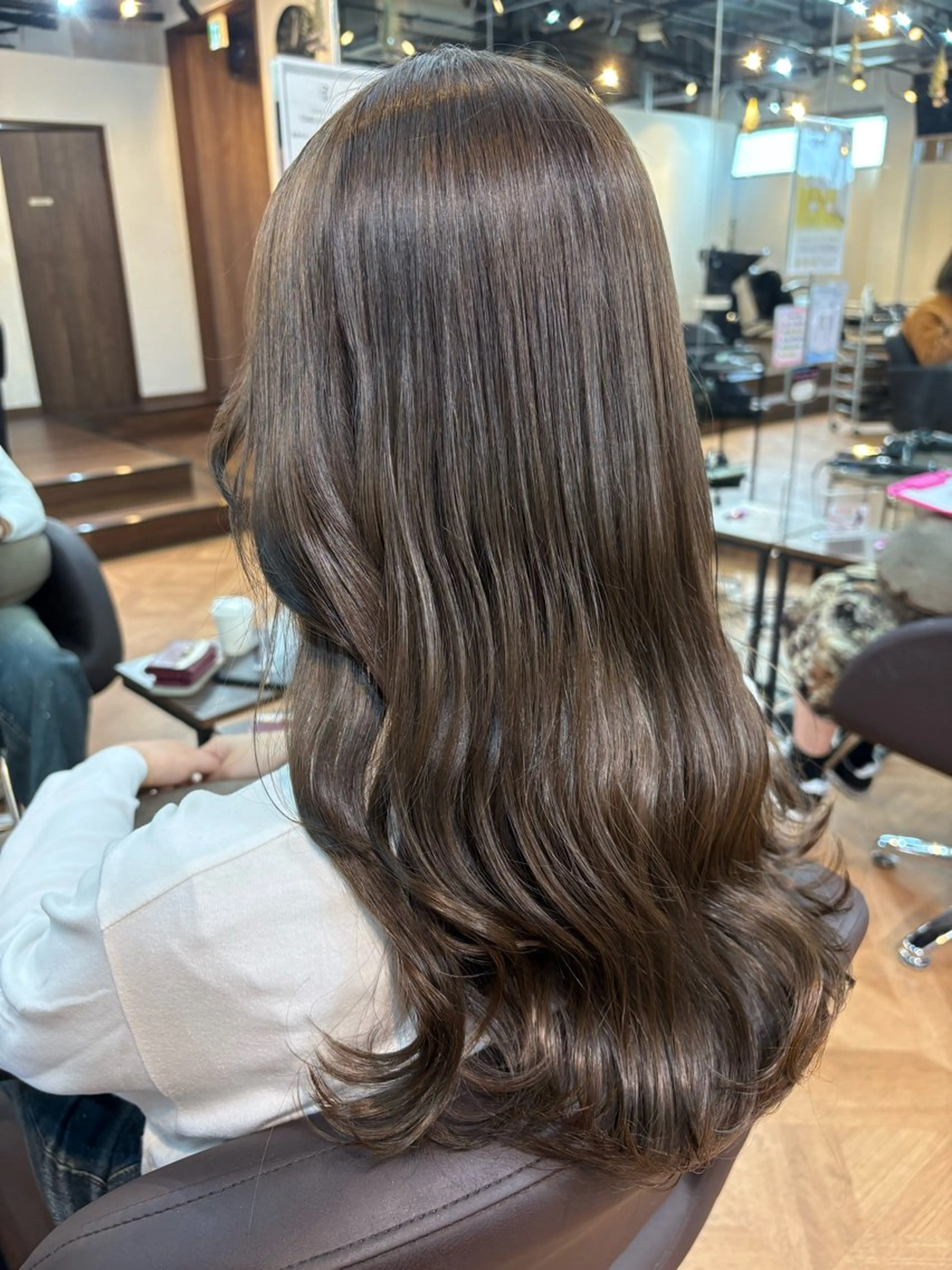 カラー グレージュ ミルクティーグレージュ ヘアカラー 🍒Ayana🍒 艶カラー🍒のヘアスタイル