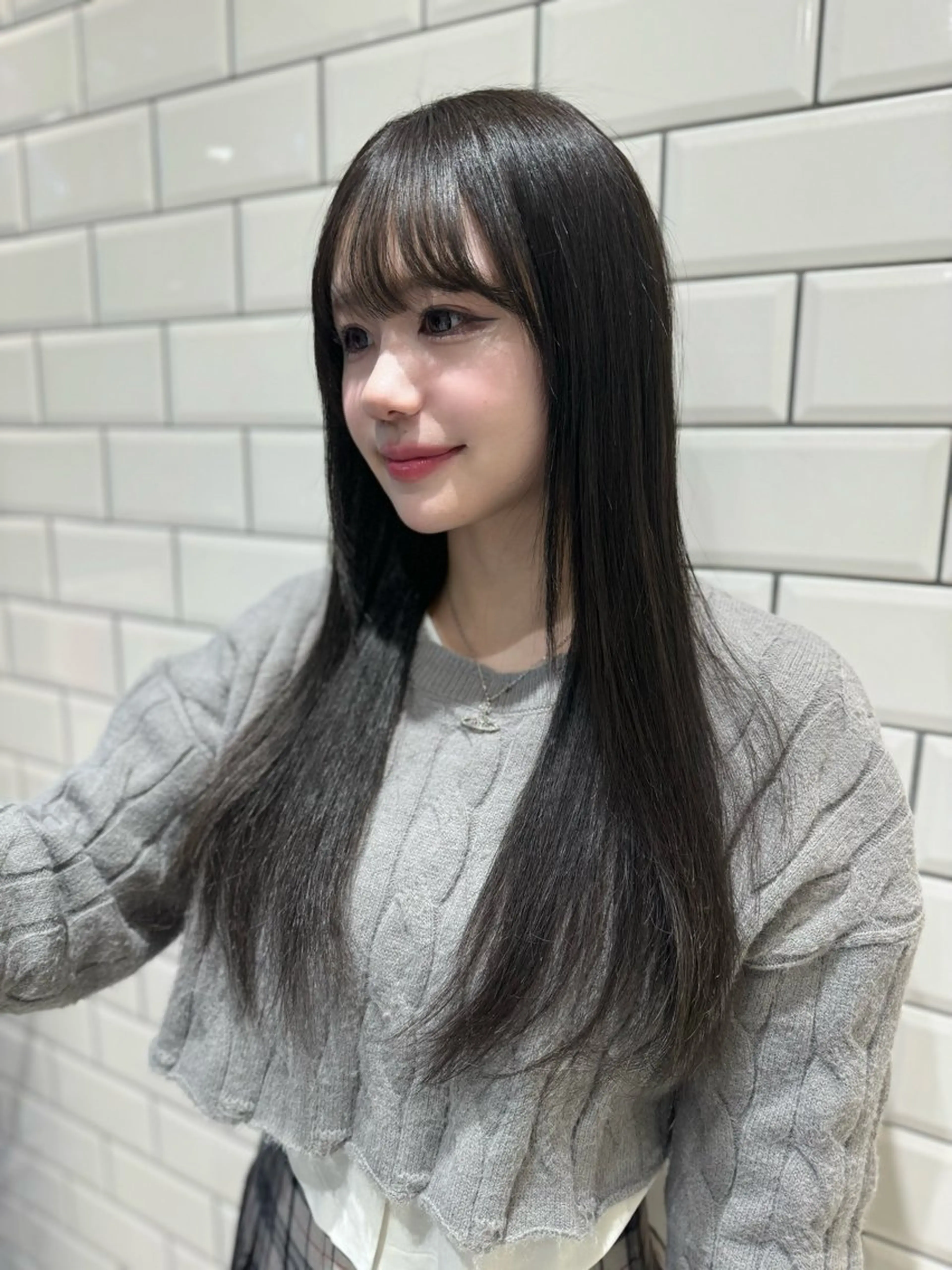 ロング カラー 透明感カラー グレージュ オリーブグレージュ オリーブグレー ヘアカラー costes 今井芽依のヘアスタイル