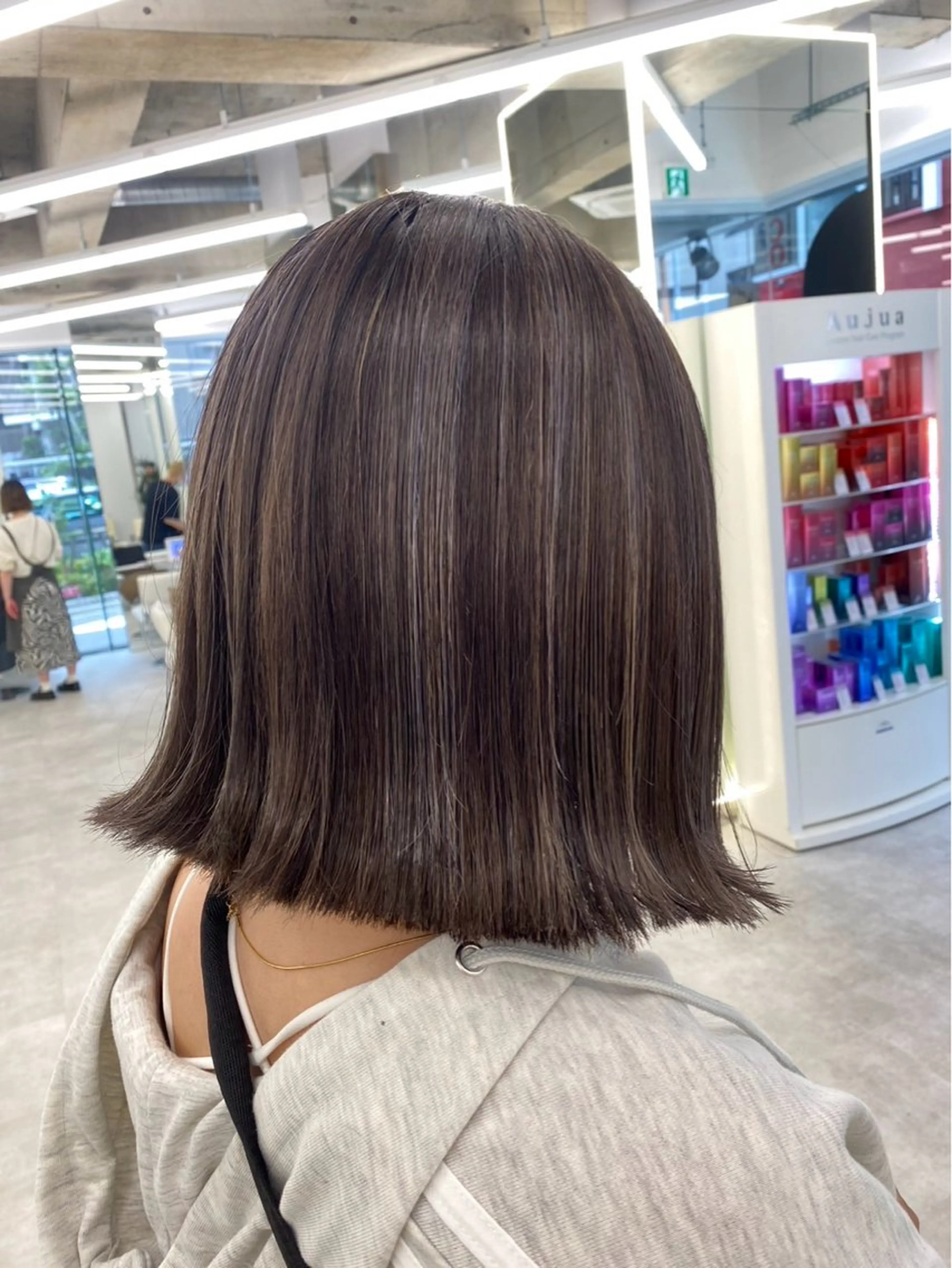 ミディアム あおき いおりのヘアスタイル