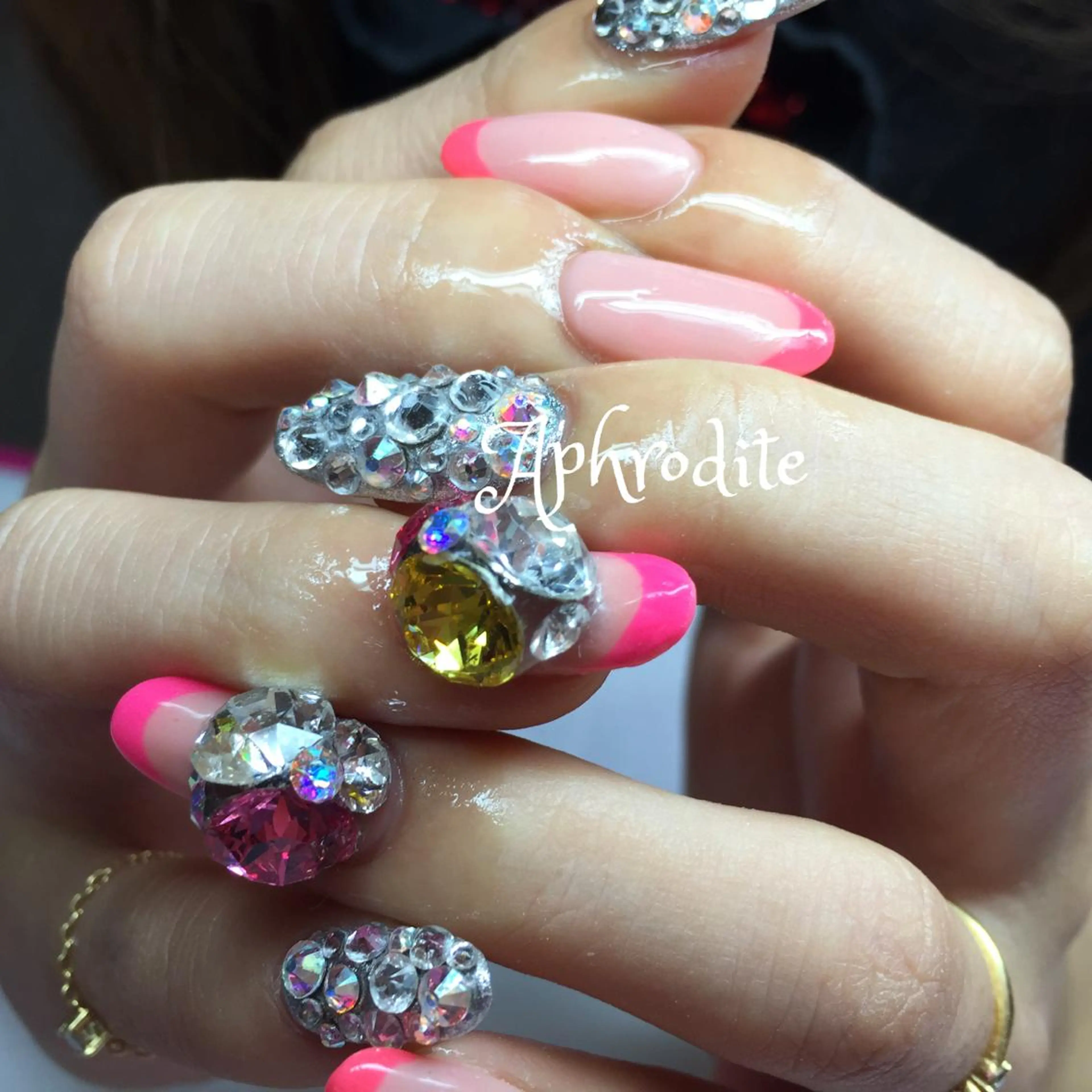 ネイル キラキラネイル Aphrodite パラジェル認定サロンのネイルデザイン
