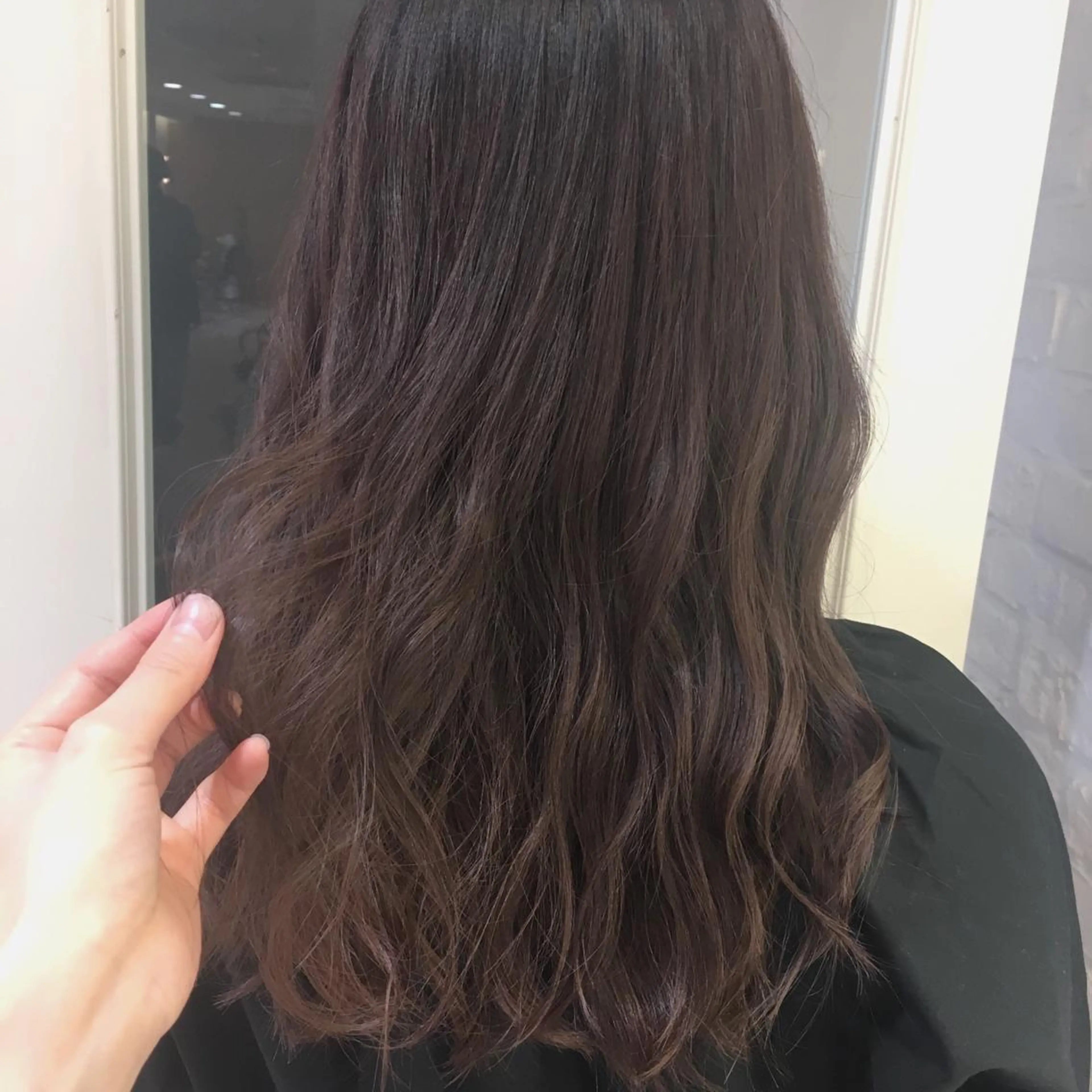 ロング アッシュ 加藤 あやみのヘアスタイル